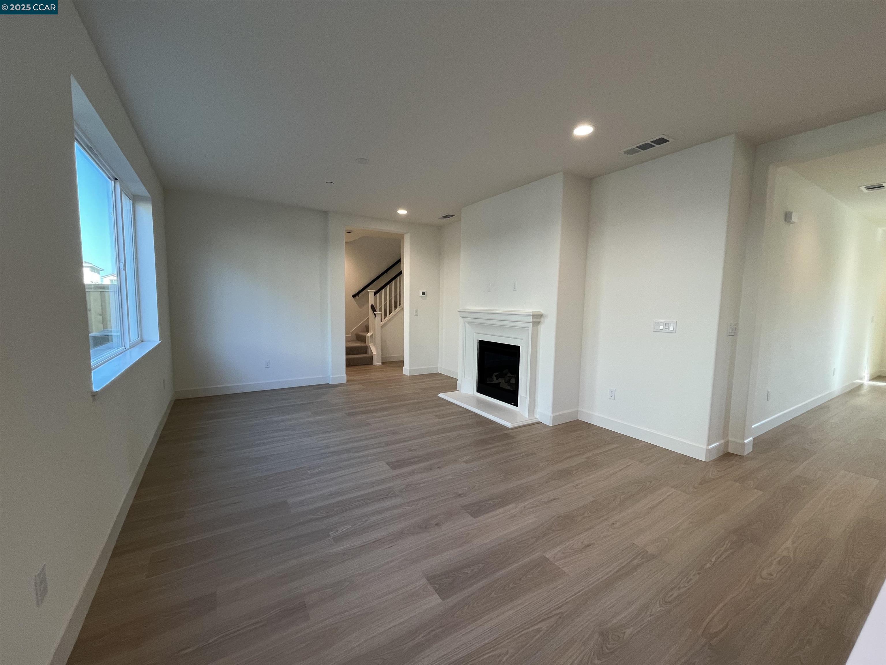 Detail Gallery Image 6 of 7 For 840 Crescendo Street, Fairfield,  CA 94534 - 4 Beds | 2/1 Baths