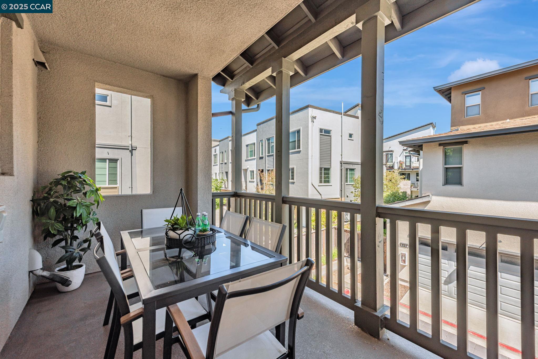 Detail Gallery Image 16 of 44 For 467 Mitchell Ave, Alameda,  CA 94501 - 3 Beds | 3/1 Baths