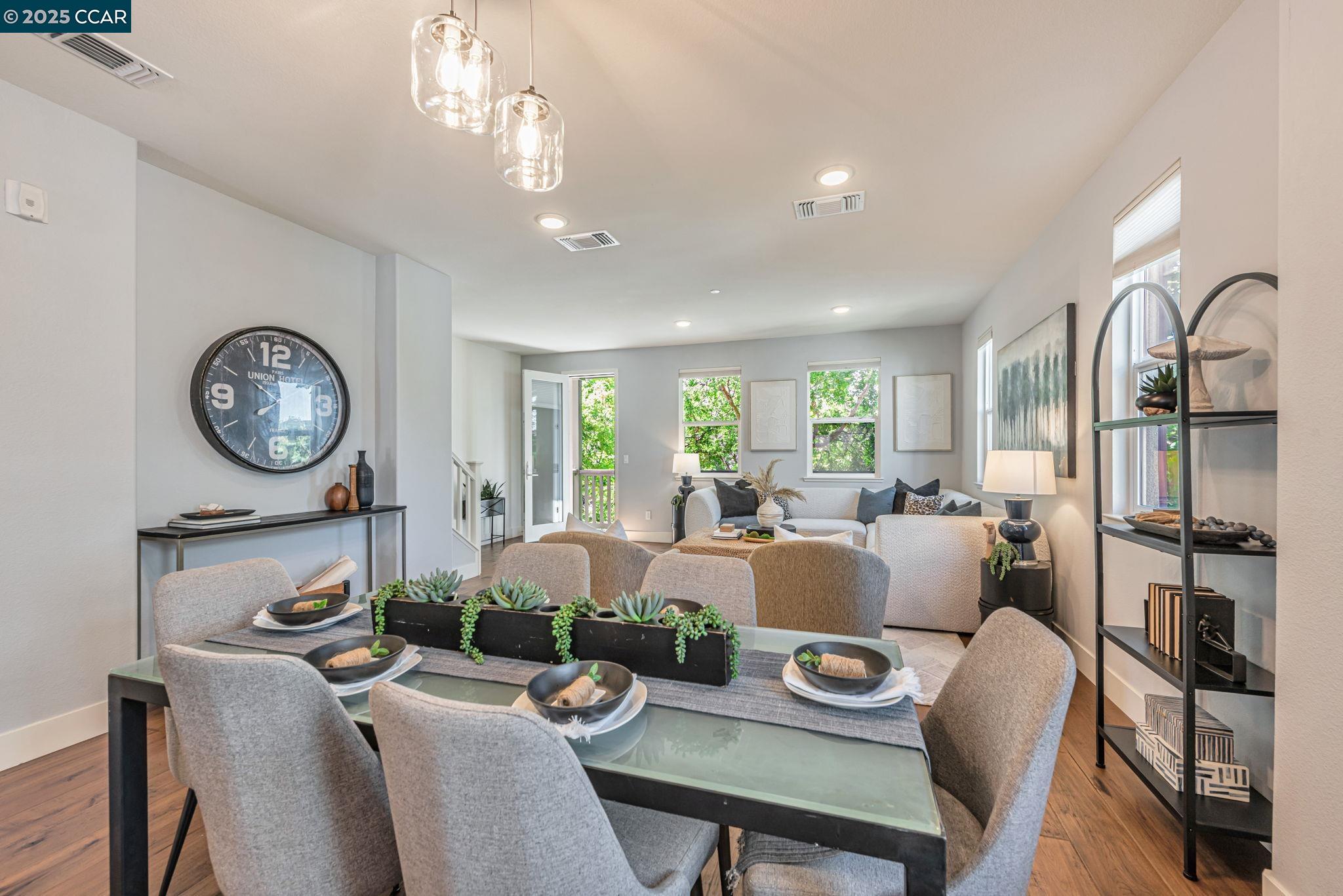 Detail Gallery Image 18 of 44 For 467 Mitchell Ave, Alameda,  CA 94501 - 3 Beds | 3/1 Baths