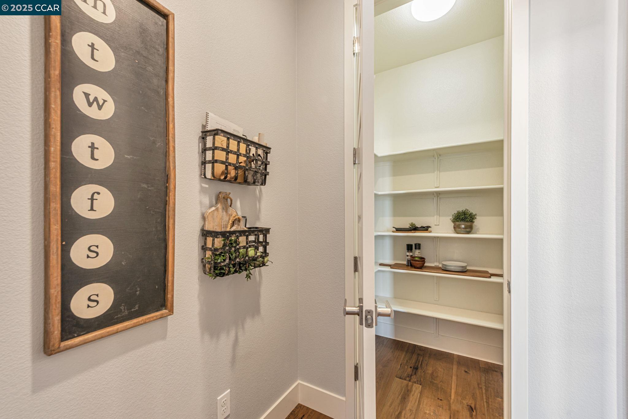 Detail Gallery Image 19 of 44 For 467 Mitchell Ave, Alameda,  CA 94501 - 3 Beds | 3/1 Baths