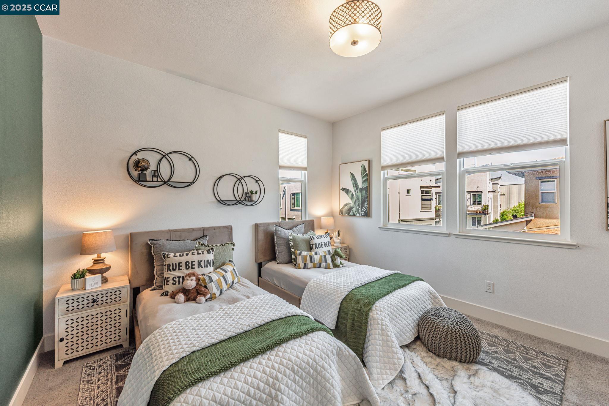Detail Gallery Image 21 of 44 For 467 Mitchell Ave, Alameda,  CA 94501 - 3 Beds | 3/1 Baths