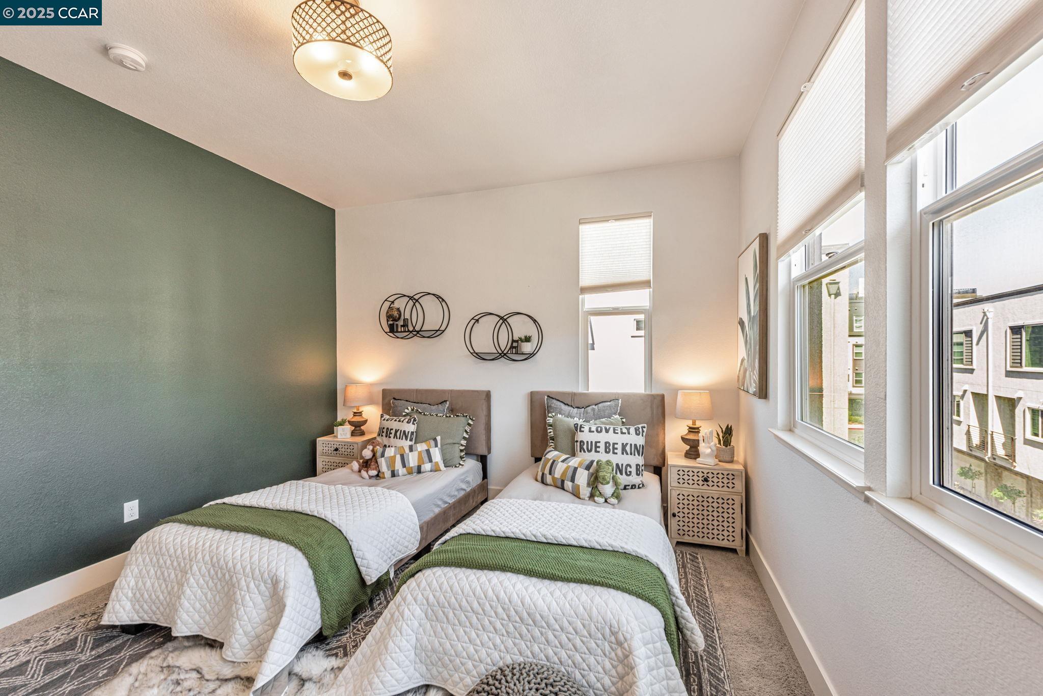 Detail Gallery Image 22 of 44 For 467 Mitchell Ave, Alameda,  CA 94501 - 3 Beds | 3/1 Baths