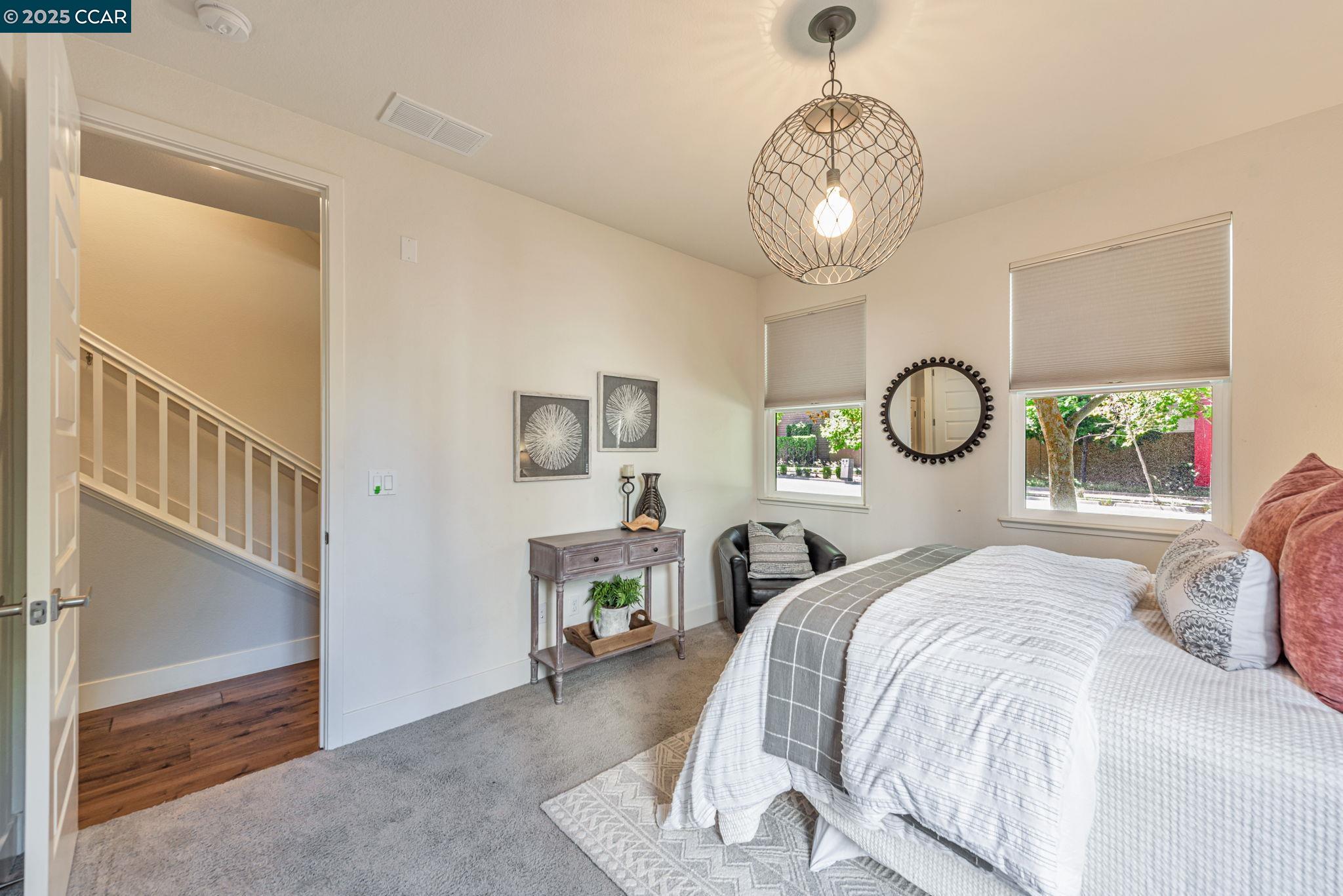 Detail Gallery Image 4 of 44 For 467 Mitchell Ave, Alameda,  CA 94501 - 3 Beds | 3/1 Baths