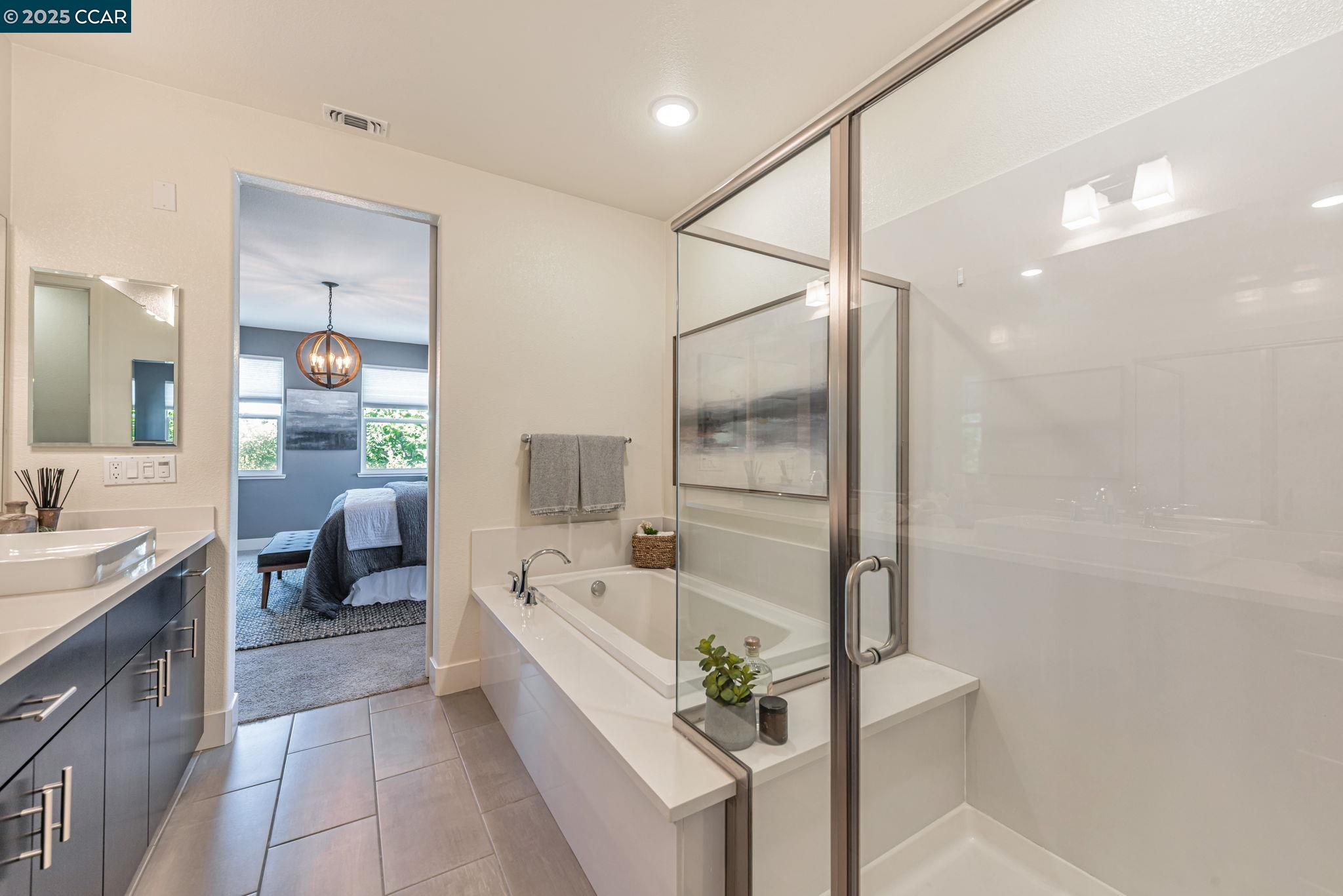 Detail Gallery Image 33 of 44 For 467 Mitchell Ave, Alameda,  CA 94501 - 3 Beds | 3/1 Baths