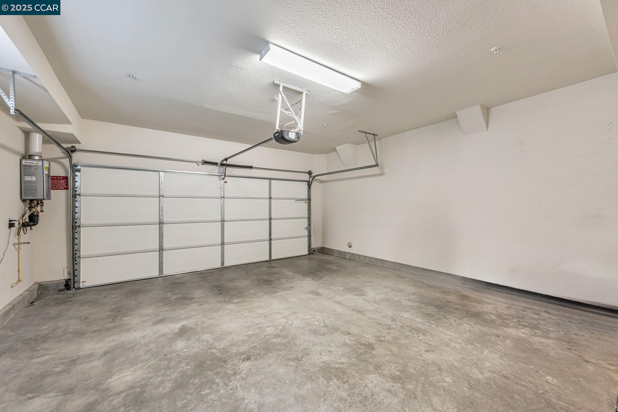 Detail Gallery Image 35 of 44 For 467 Mitchell Ave, Alameda,  CA 94501 - 3 Beds | 3/1 Baths