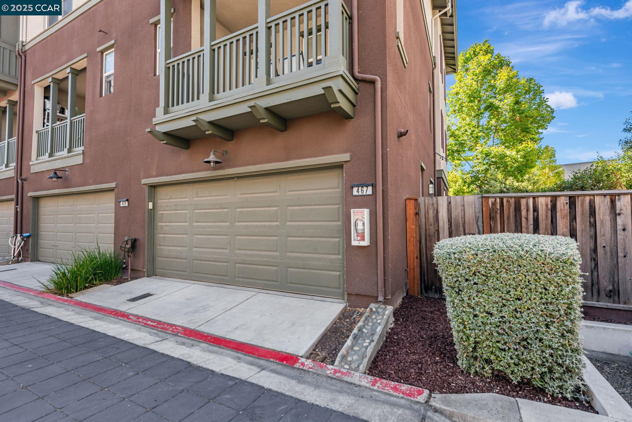 Detail Gallery Image 36 of 44 For 467 Mitchell Ave, Alameda,  CA 94501 - 3 Beds | 3/1 Baths
