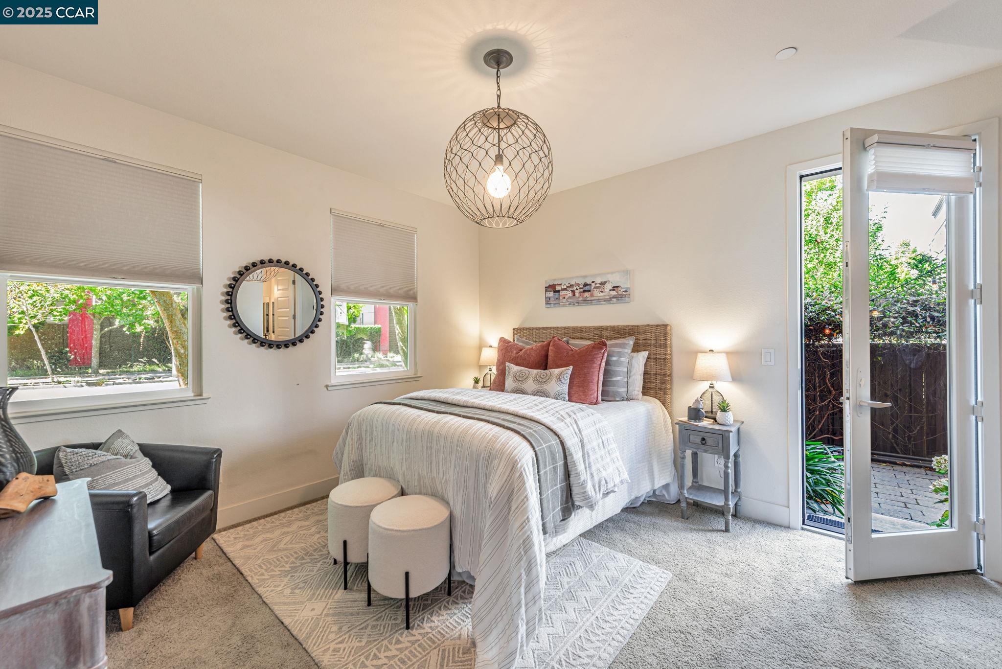 Detail Gallery Image 5 of 44 For 467 Mitchell Ave, Alameda,  CA 94501 - 3 Beds | 3/1 Baths