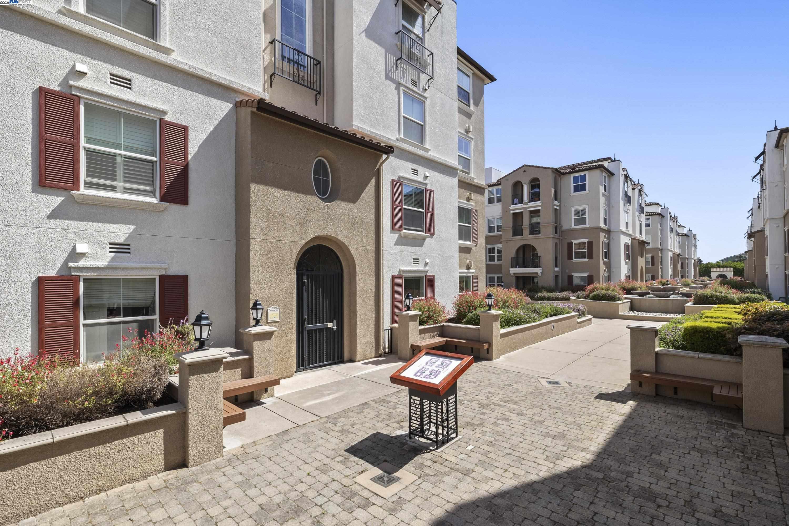 Detail Gallery Image 2 of 44 For 3290 Maguire Way #101,  Dublin,  CA 94568 - 3 Beds | 2 Baths