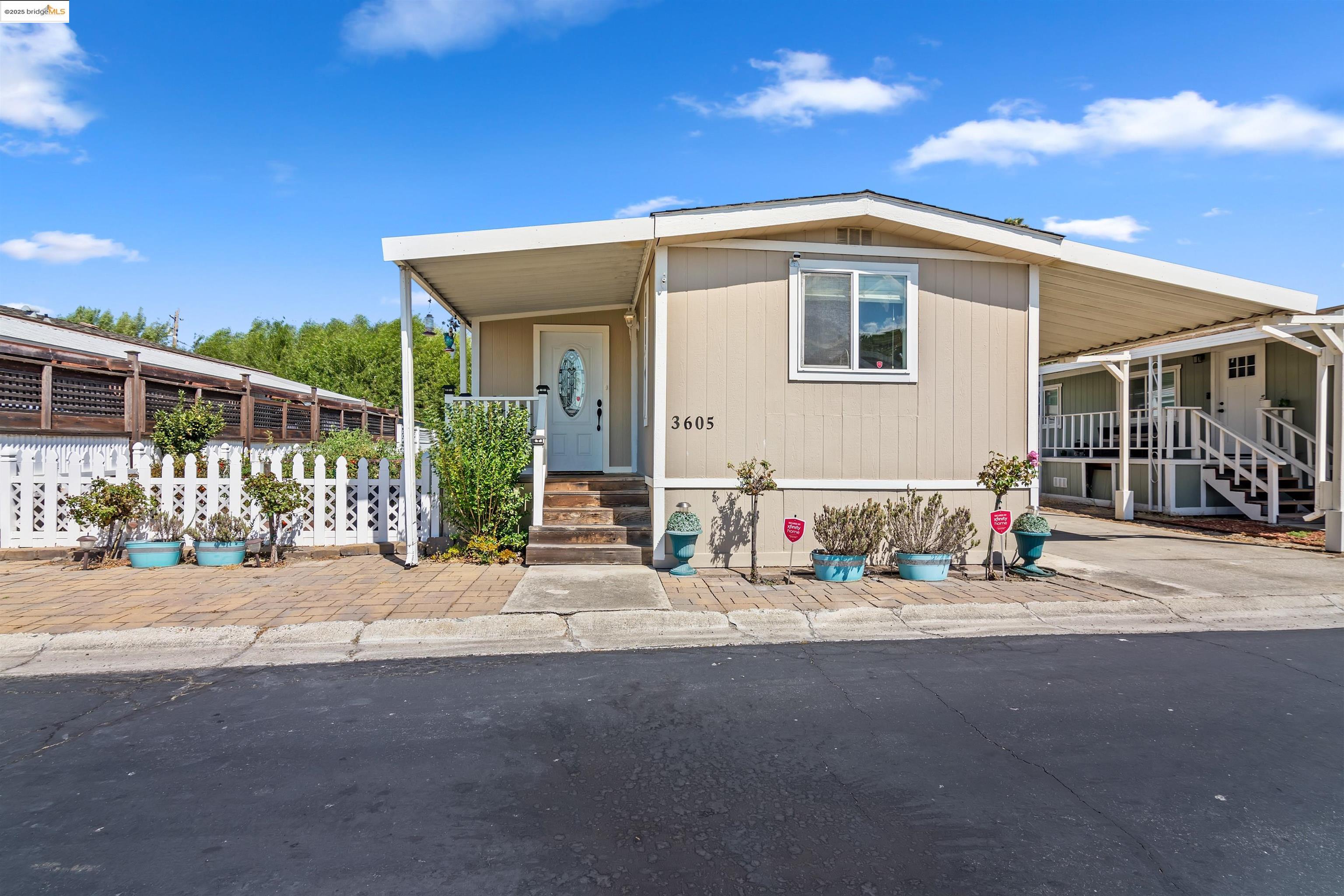 Detail Gallery Image 2 of 40 For 3605 Hawthorne Dr #114,  Bethel Island,  CA 94511 - 2 Beds | 2 Baths