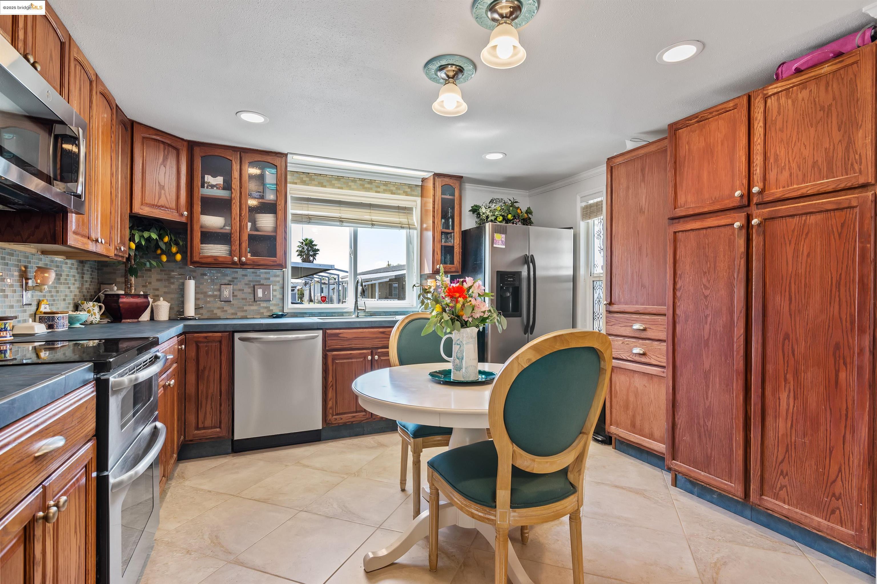 Detail Gallery Image 11 of 40 For 3605 Hawthorne Dr #114,  Bethel Island,  CA 94511 - 2 Beds | 2 Baths