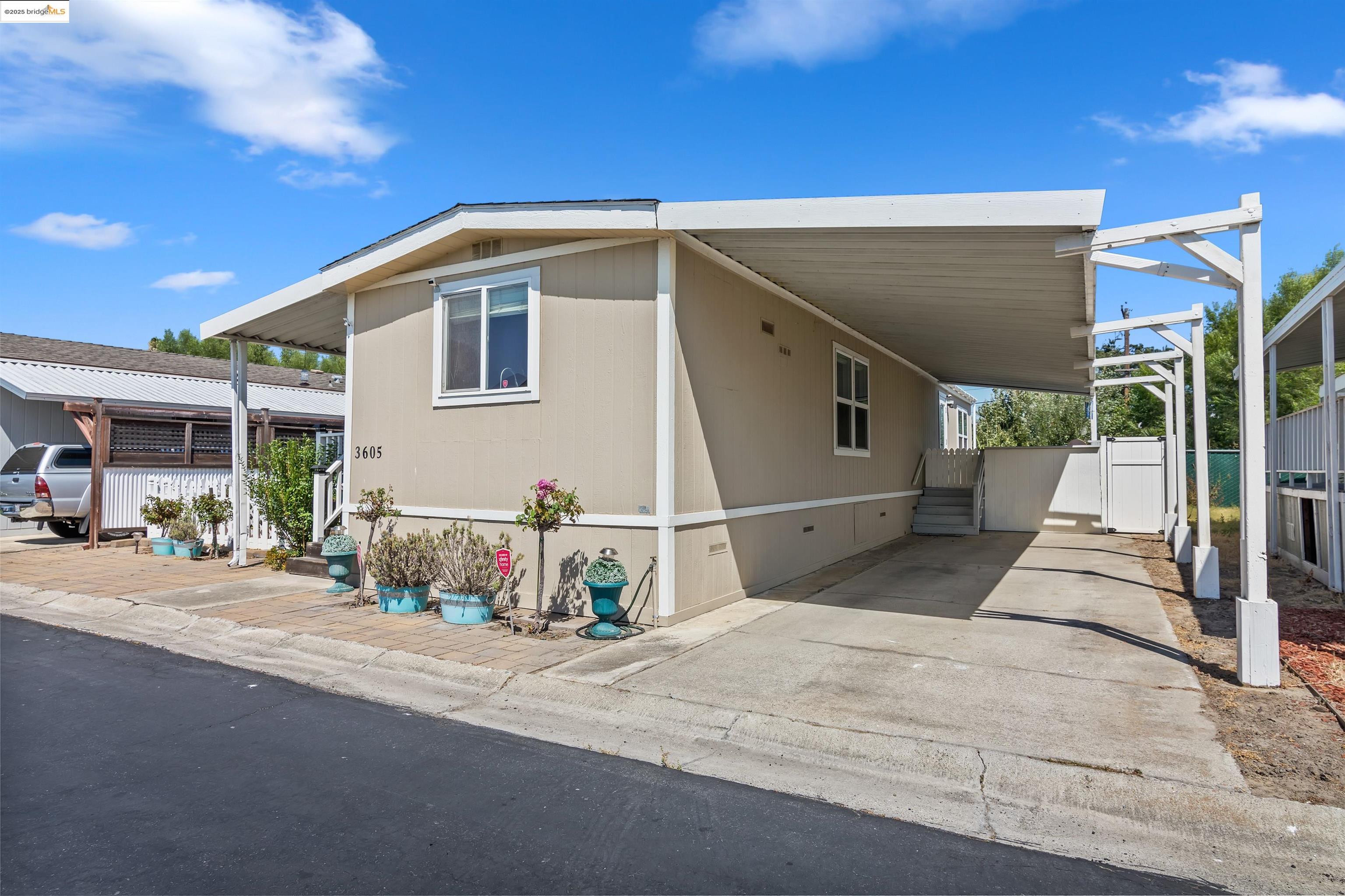Detail Gallery Image 3 of 40 For 3605 Hawthorne Dr #114,  Bethel Island,  CA 94511 - 2 Beds | 2 Baths