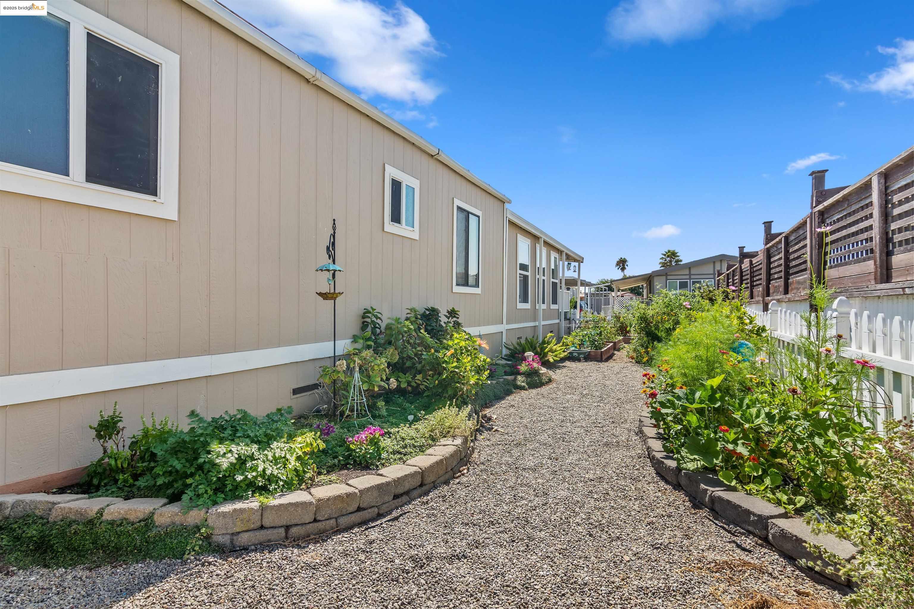 Detail Gallery Image 32 of 40 For 3605 Hawthorne Dr #114,  Bethel Island,  CA 94511 - 2 Beds | 2 Baths