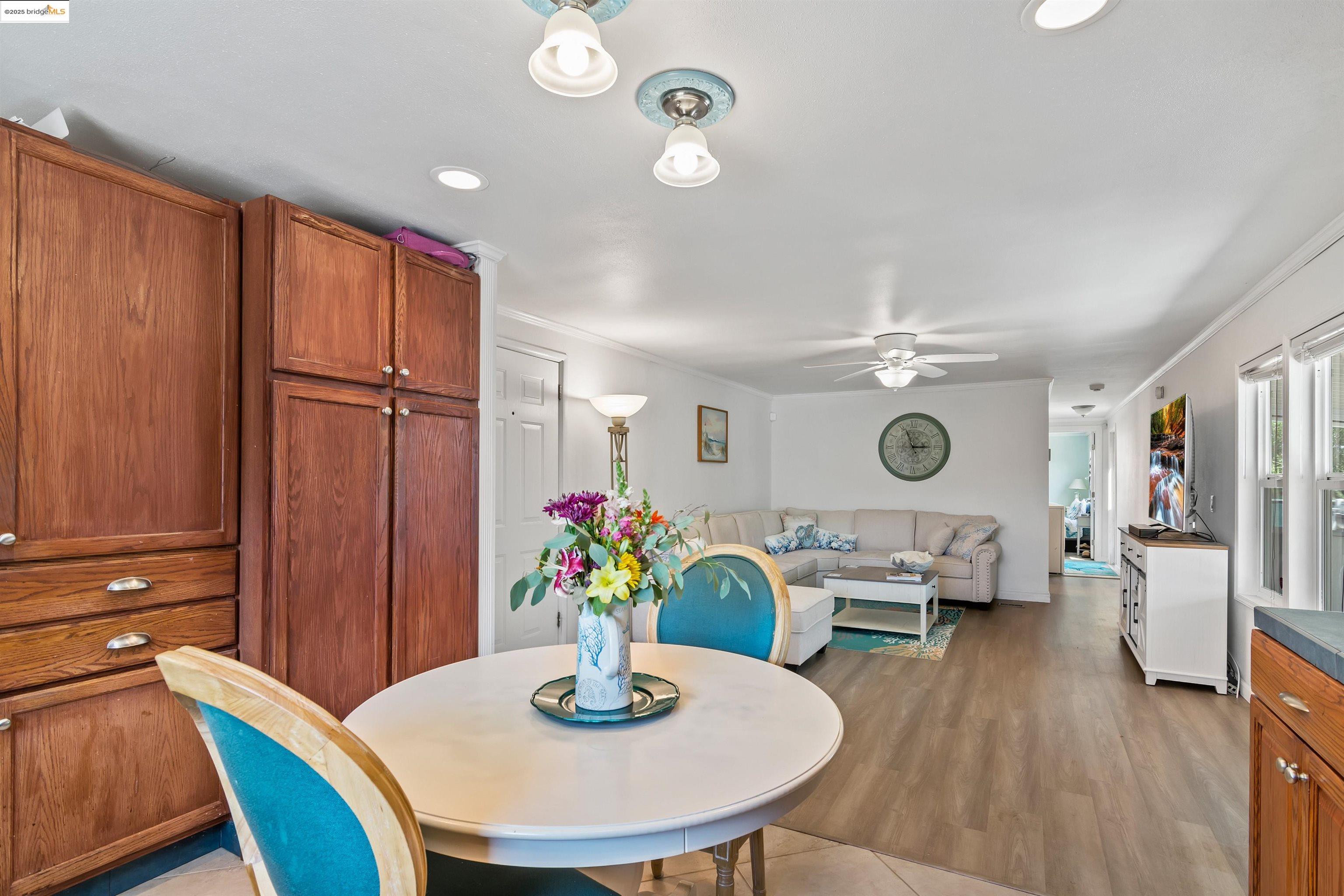 Detail Gallery Image 8 of 40 For 3605 Hawthorne Dr #114,  Bethel Island,  CA 94511 - 2 Beds | 2 Baths