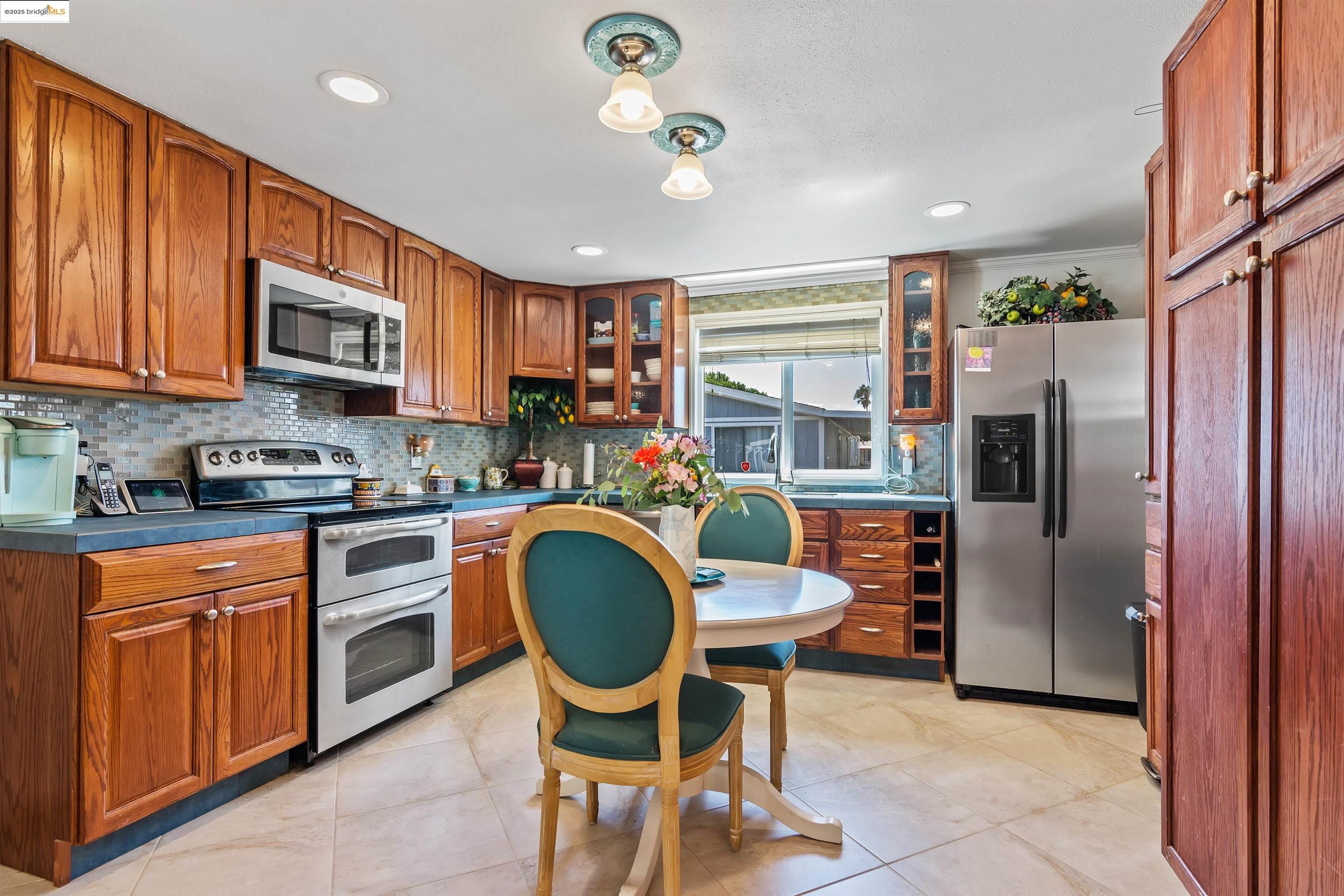 Detail Gallery Image 9 of 40 For 3605 Hawthorne Dr #114,  Bethel Island,  CA 94511 - 2 Beds | 2 Baths