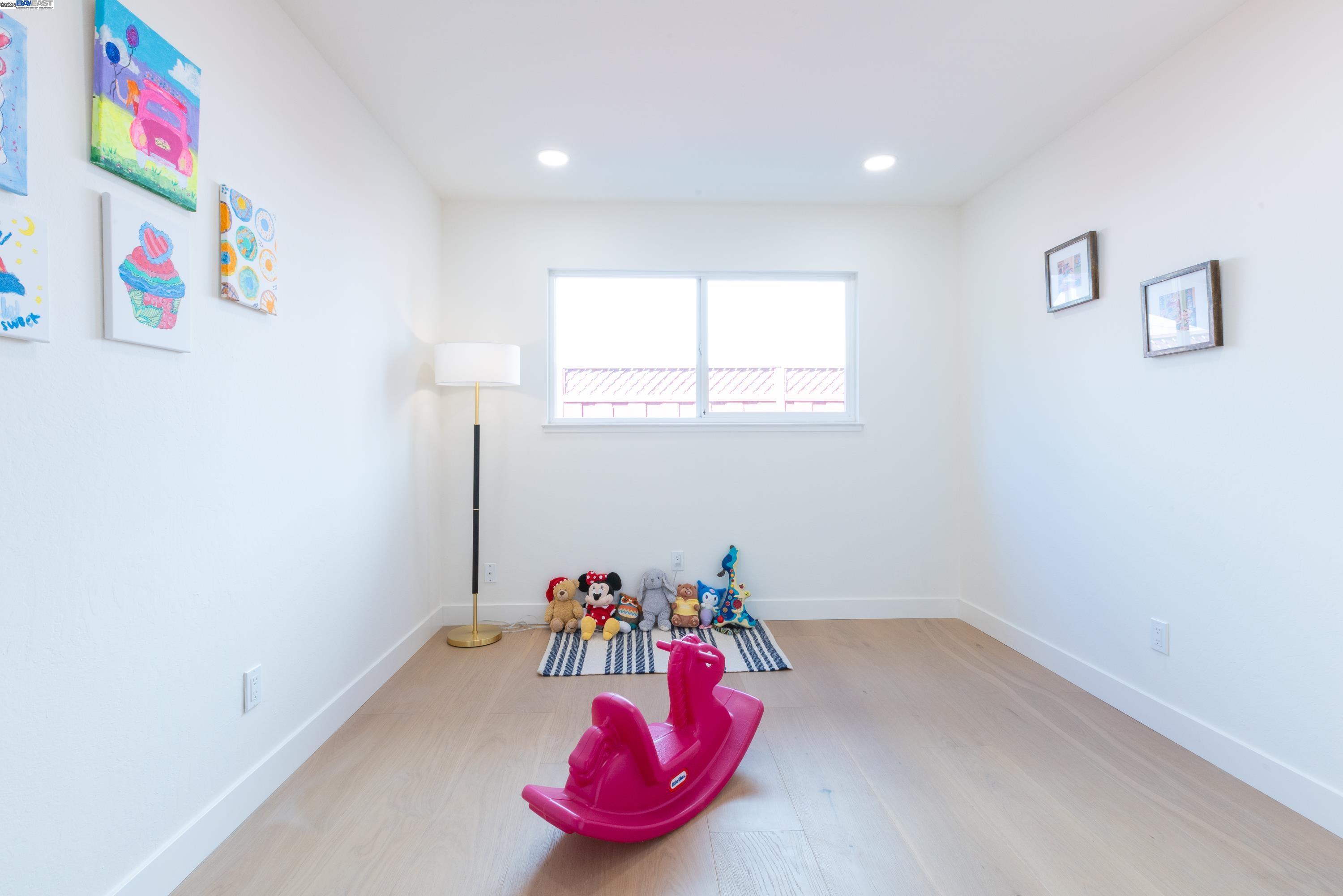 Detail Gallery Image 17 of 35 For 4001 Ross Park Dr., San Jose,  CA 95118 - 3 Beds | 2 Baths
