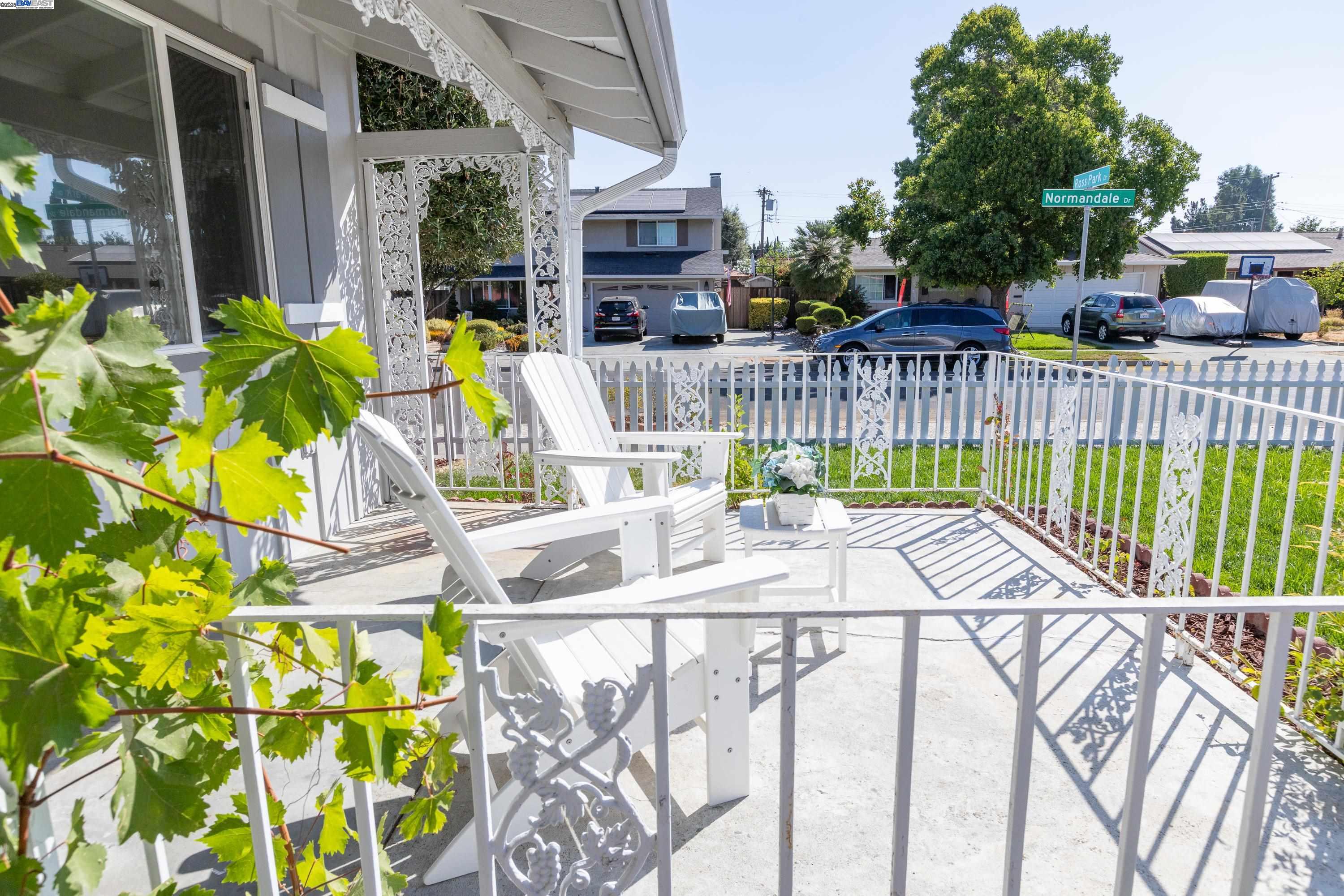 Detail Gallery Image 4 of 35 For 4001 Ross Park Dr., San Jose,  CA 95118 - 3 Beds | 2 Baths