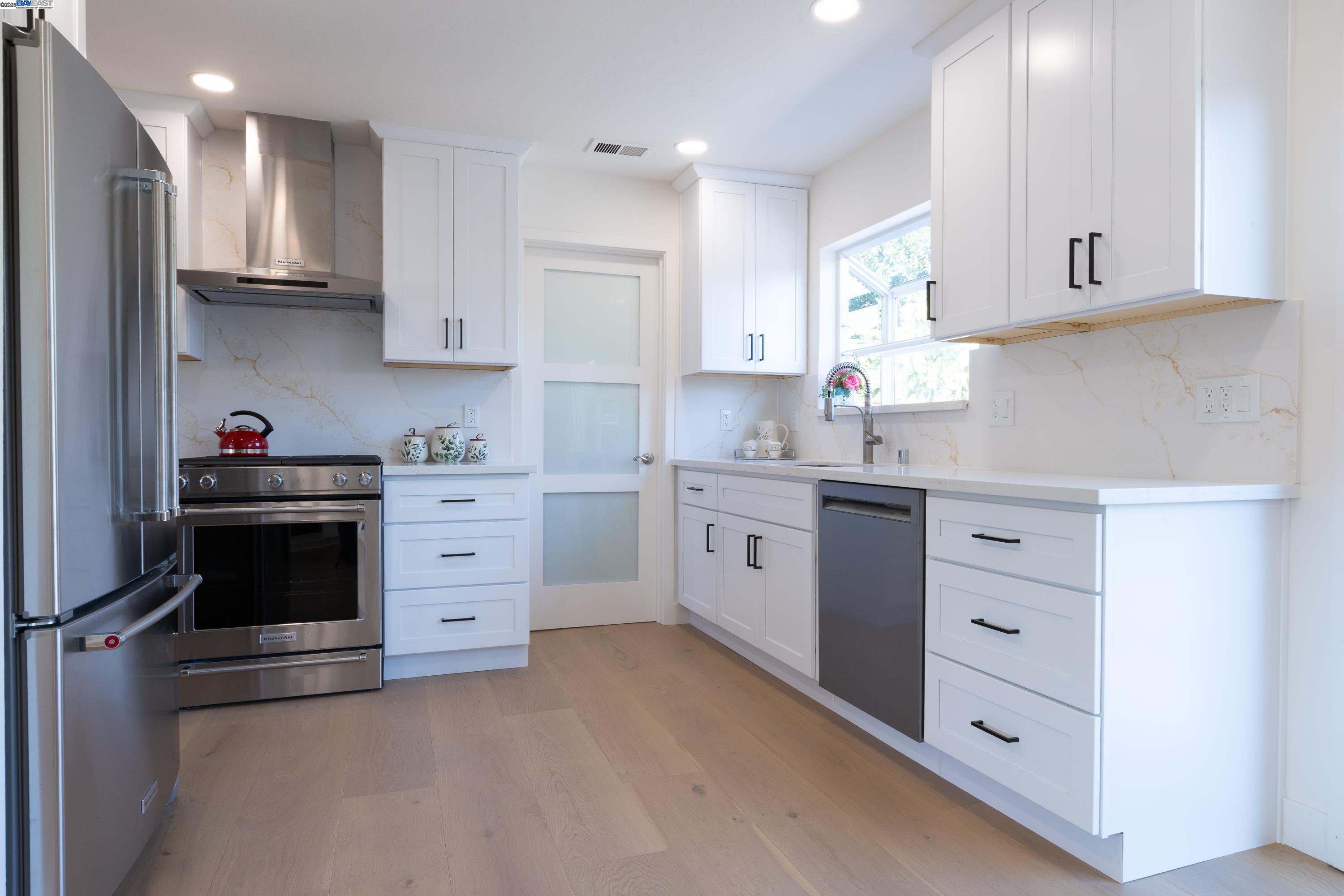 Detail Gallery Image 9 of 35 For 4001 Ross Park Dr., San Jose,  CA 95118 - 3 Beds | 2 Baths