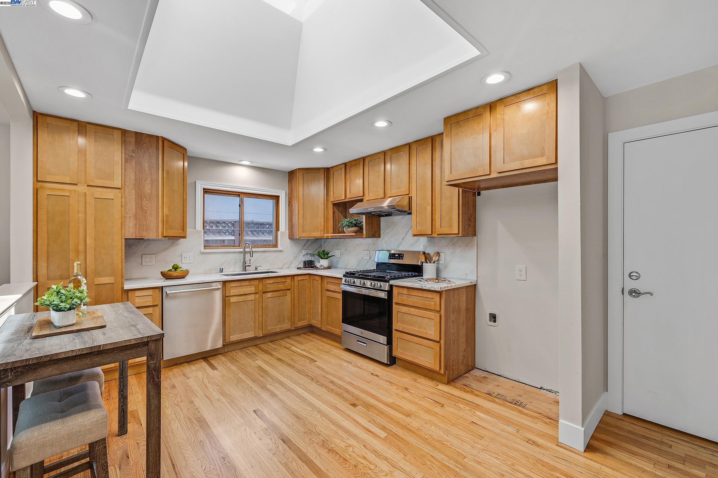 Detail Gallery Image 12 of 40 For 5041 Golden Rd, Pleasanton,  CA 94566 - 4 Beds | 2 Baths