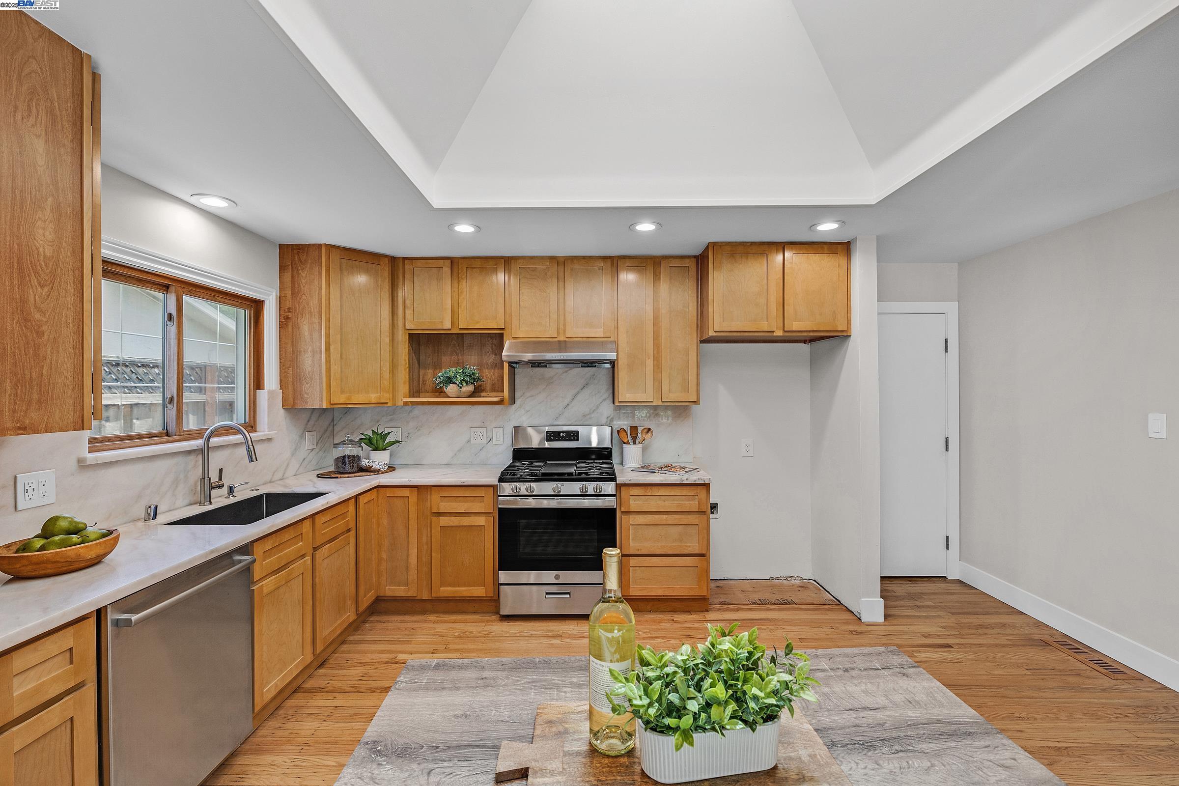 Detail Gallery Image 13 of 40 For 5041 Golden Rd, Pleasanton,  CA 94566 - 4 Beds | 2 Baths