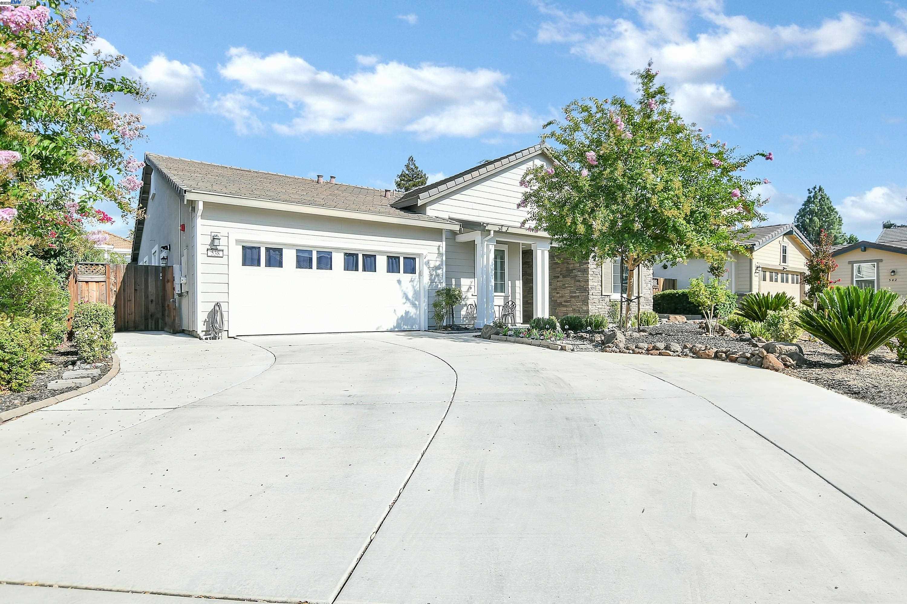 Detail Gallery Image 2 of 39 For 538 Mandevilla Dr, Brentwood,  CA 94513-0000 - 5 Beds | 4 Baths