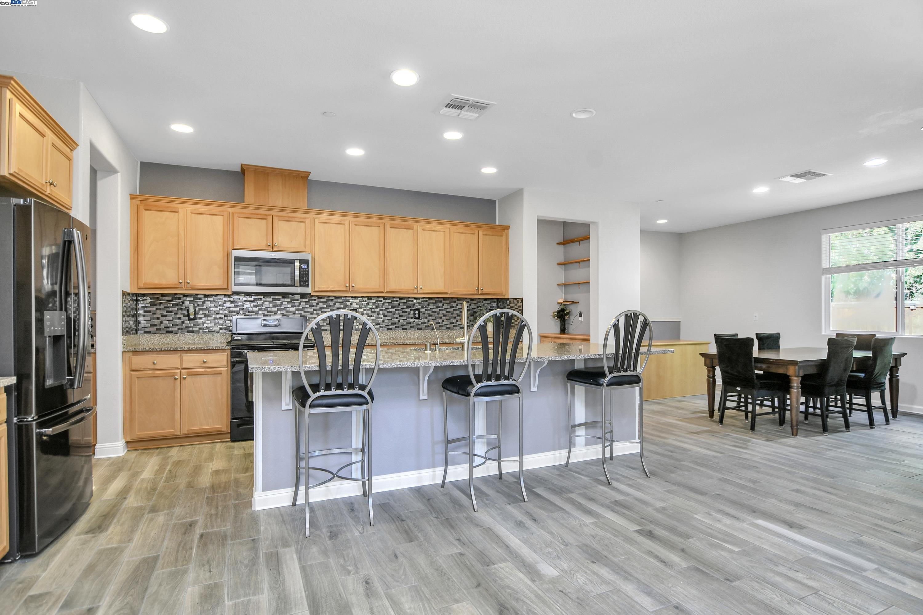 Detail Gallery Image 12 of 39 For 538 Mandevilla Dr, Brentwood,  CA 94513-0000 - 5 Beds | 4 Baths