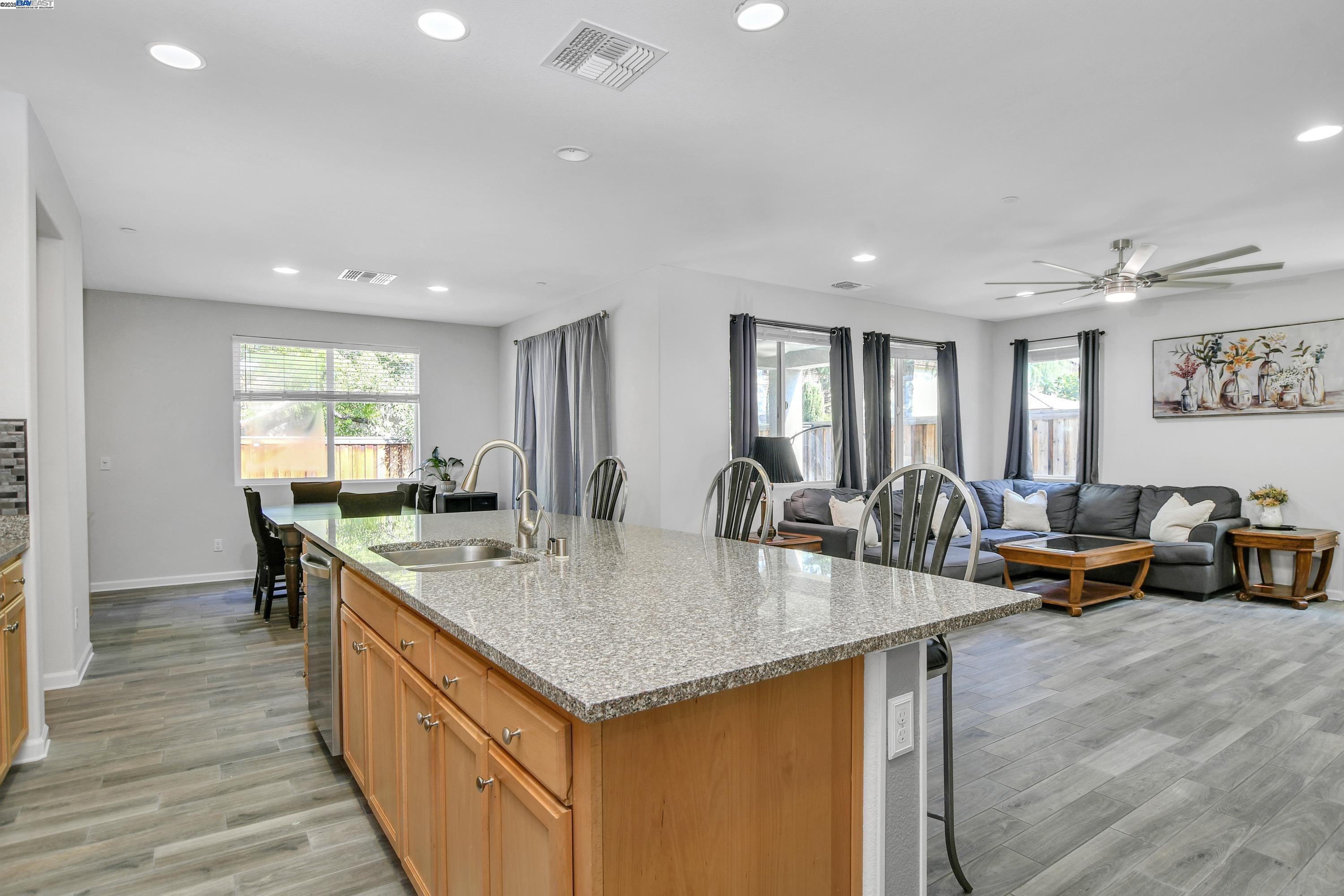 Detail Gallery Image 15 of 39 For 538 Mandevilla Dr, Brentwood,  CA 94513-0000 - 5 Beds | 4 Baths