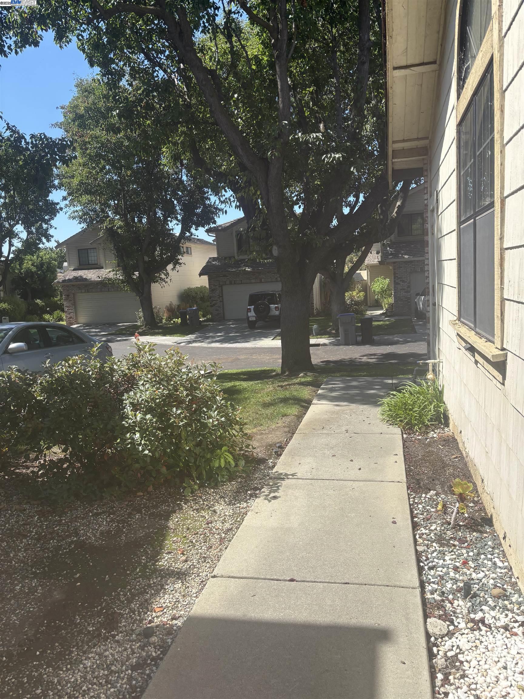 Detail Gallery Image 2 of 5 For 1898 Westminister Ct, San Jose,  CA 95132 - 2 Beds | 2 Baths