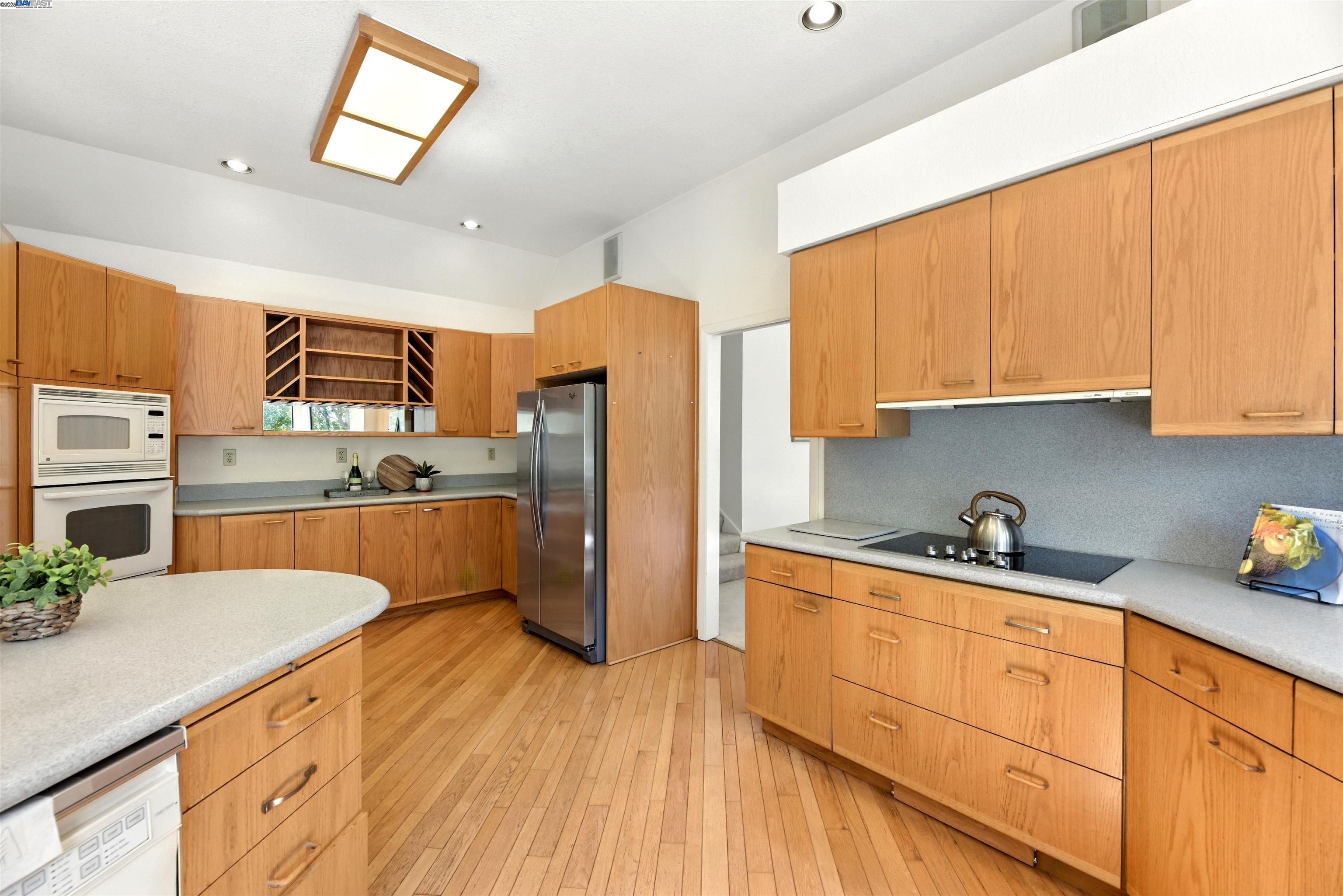 Detail Gallery Image 11 of 60 For 646 Bella Vista Ct, Fremont,  CA 94539 - 4 Beds | 2/1 Baths