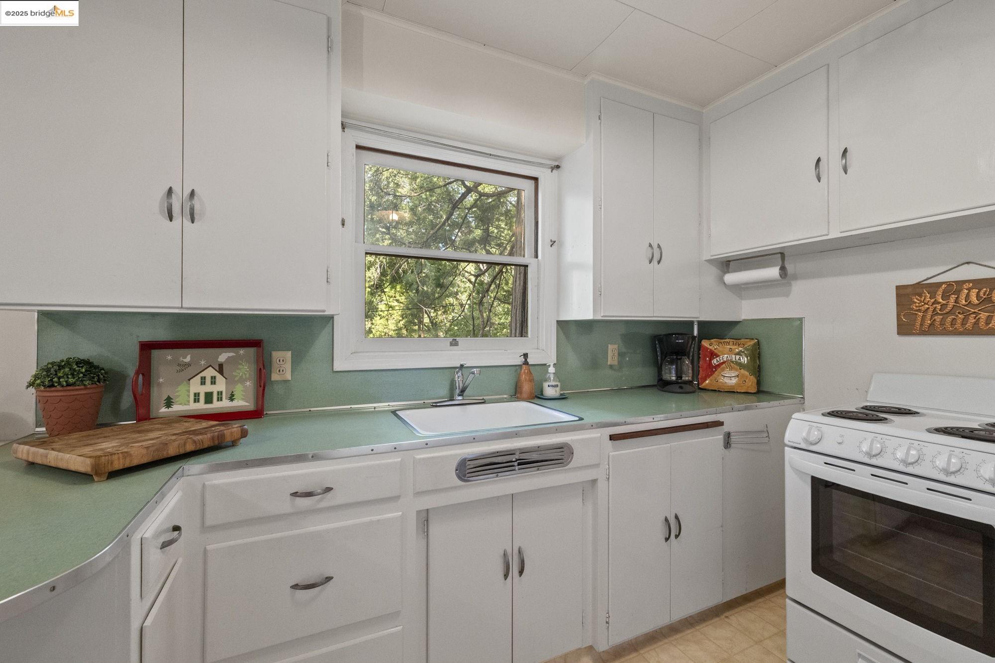 Detail Gallery Image 17 of 52 For 21705 Cedar Springs Rd, Twain Harte,  CA 95383 - 2 Beds | 2 Baths