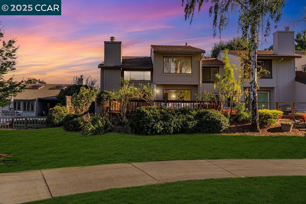 Detail Gallery Image 2 of 45 For 639 Augusta Drive, Moraga,  CA 94556 - 2 Beds | 2/1 Baths