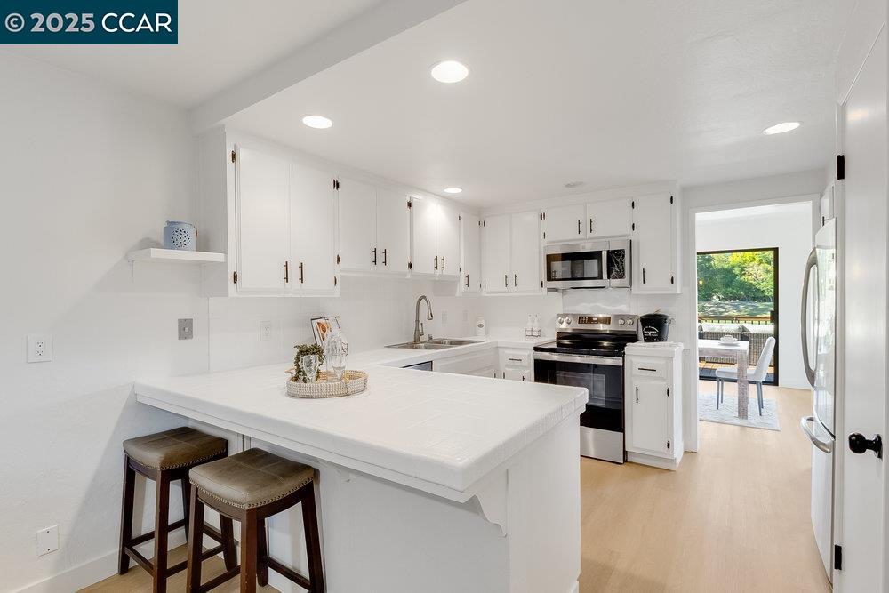 Detail Gallery Image 18 of 45 For 639 Augusta Drive, Moraga,  CA 94556 - 2 Beds | 2/1 Baths