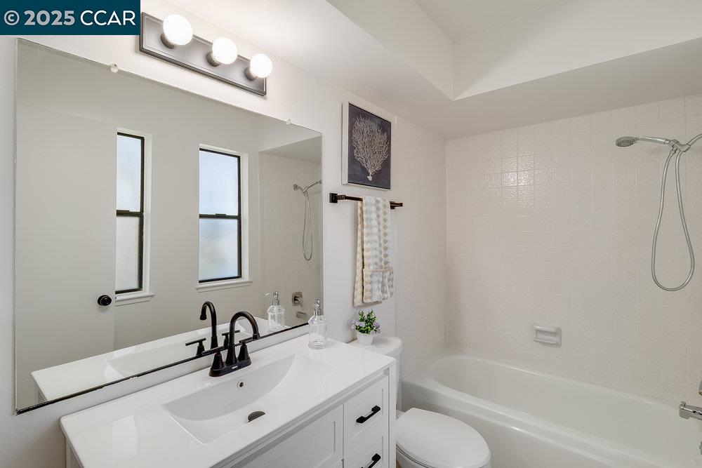 Detail Gallery Image 34 of 45 For 639 Augusta Drive, Moraga,  CA 94556 - 2 Beds | 2/1 Baths