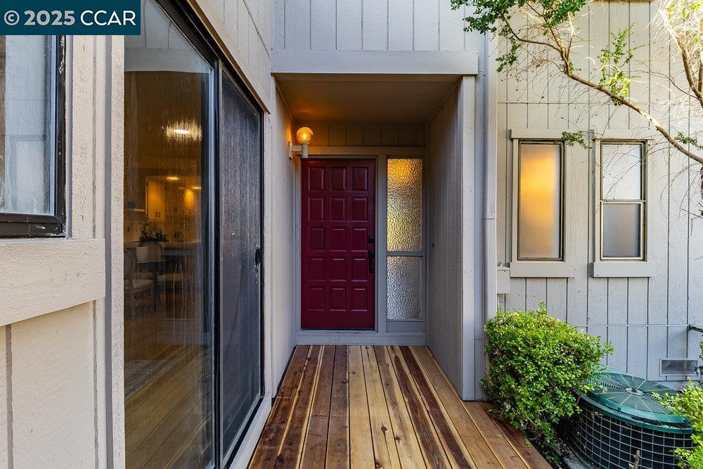 Detail Gallery Image 7 of 45 For 639 Augusta Drive, Moraga,  CA 94556 - 2 Beds | 2/1 Baths