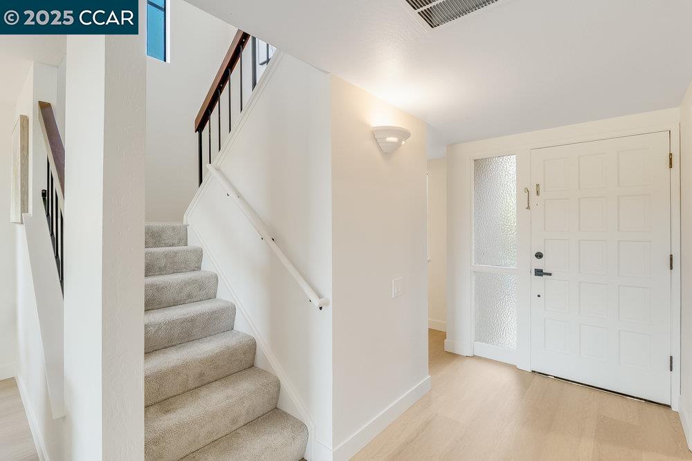 Detail Gallery Image 8 of 45 For 639 Augusta Drive, Moraga,  CA 94556 - 2 Beds | 2/1 Baths