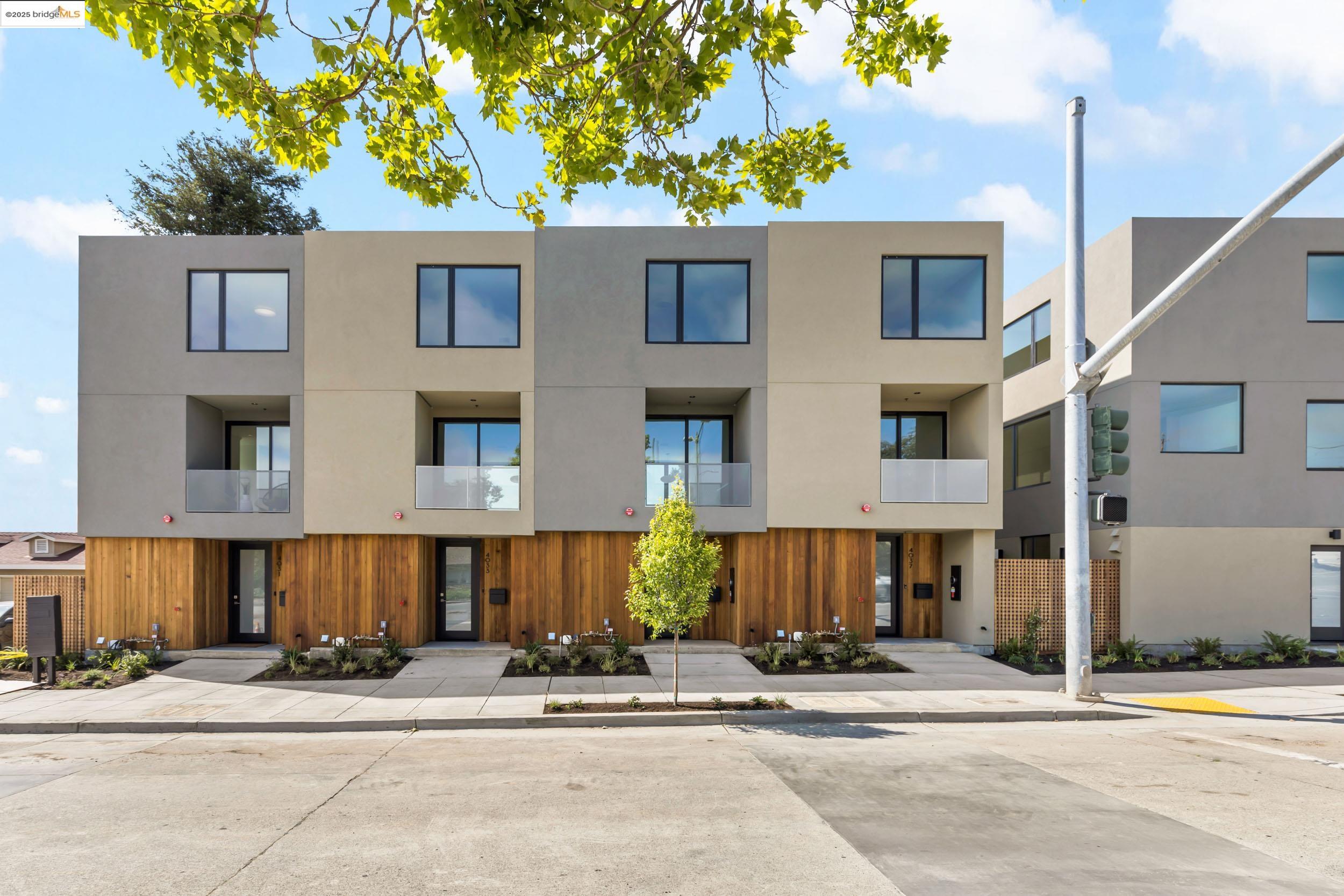 Detail Gallery Image 22 of 27 For 4033 Park Blvd., Oakland,  CA 94602 - 3 Beds | 2 Baths