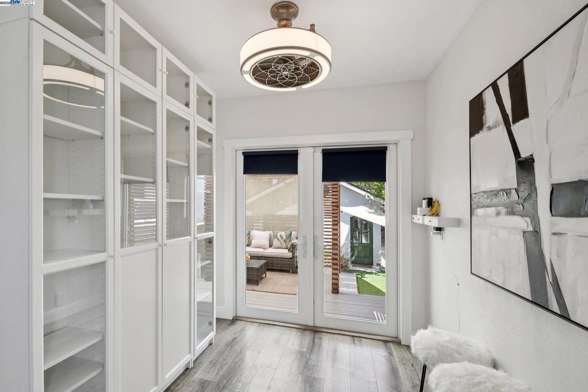 Detail Gallery Image 17 of 57 For 9340 Thermal St, Oakland,  CA 94605 - 3 Beds | 3 Baths