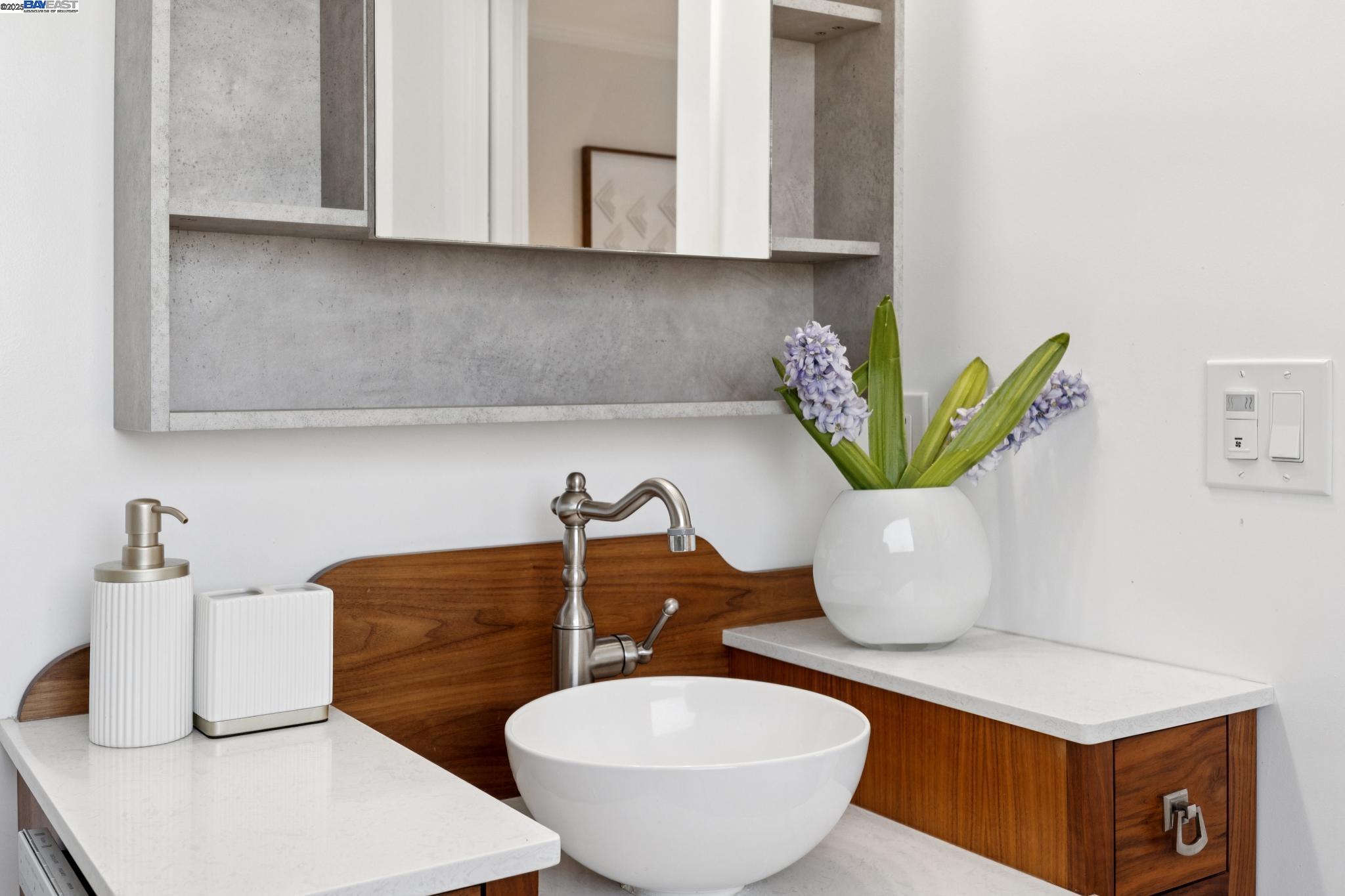 Detail Gallery Image 23 of 57 For 9340 Thermal St, Oakland,  CA 94605 - 3 Beds | 3 Baths