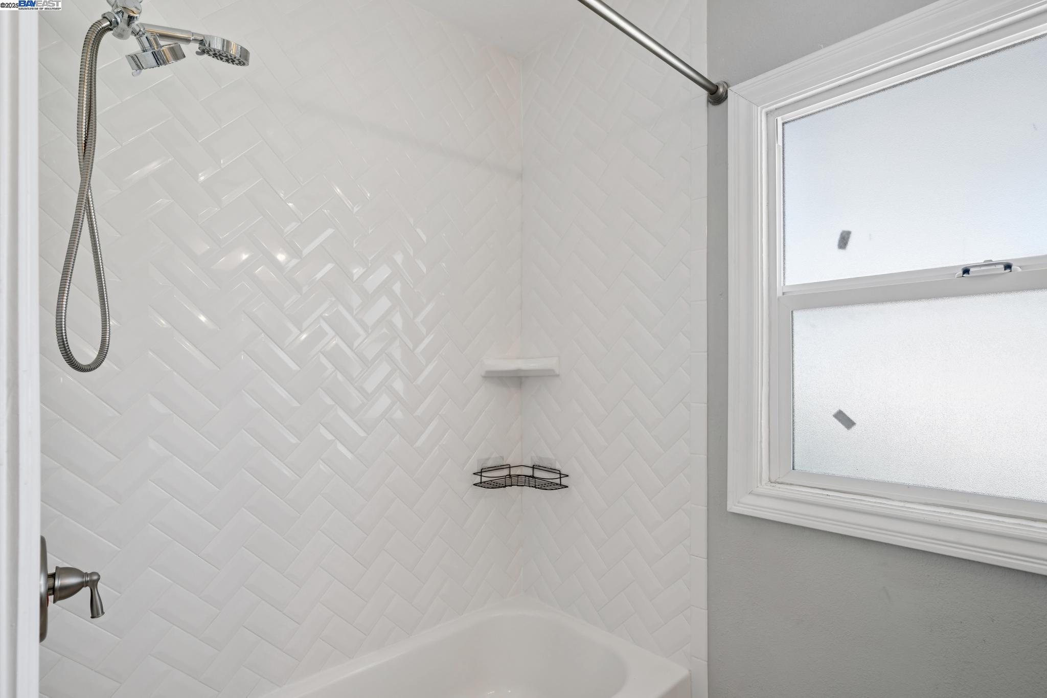 Detail Gallery Image 30 of 57 For 9340 Thermal St, Oakland,  CA 94605 - 3 Beds | 3 Baths