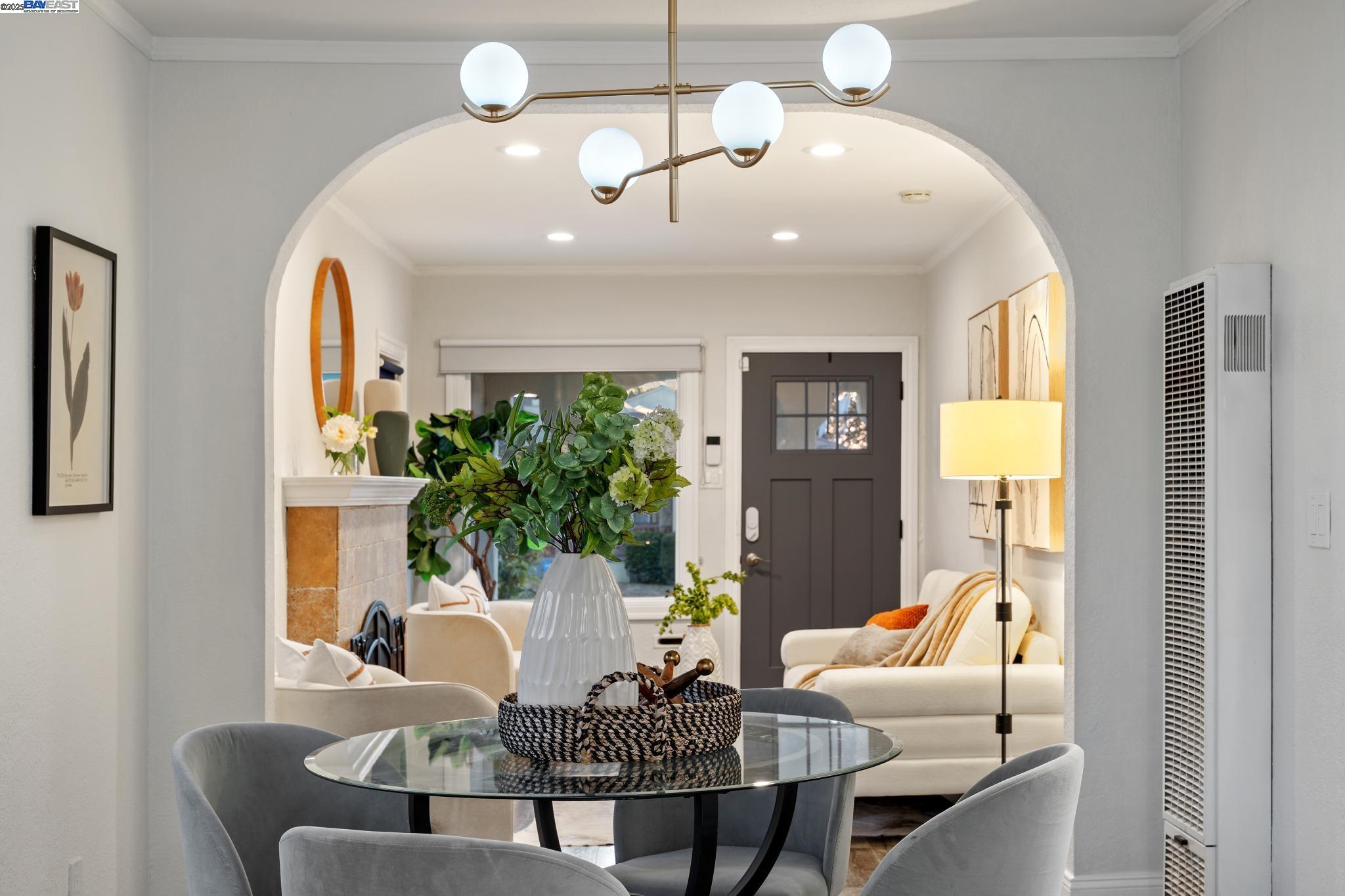 Detail Gallery Image 8 of 57 For 9340 Thermal St, Oakland,  CA 94605 - 3 Beds | 3 Baths