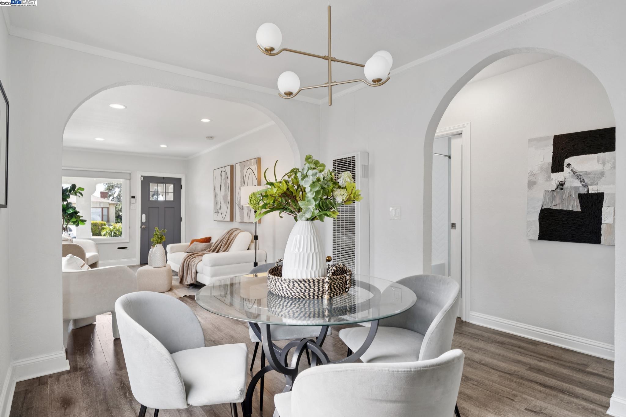 Detail Gallery Image 9 of 57 For 9340 Thermal St, Oakland,  CA 94605 - 3 Beds | 3 Baths
