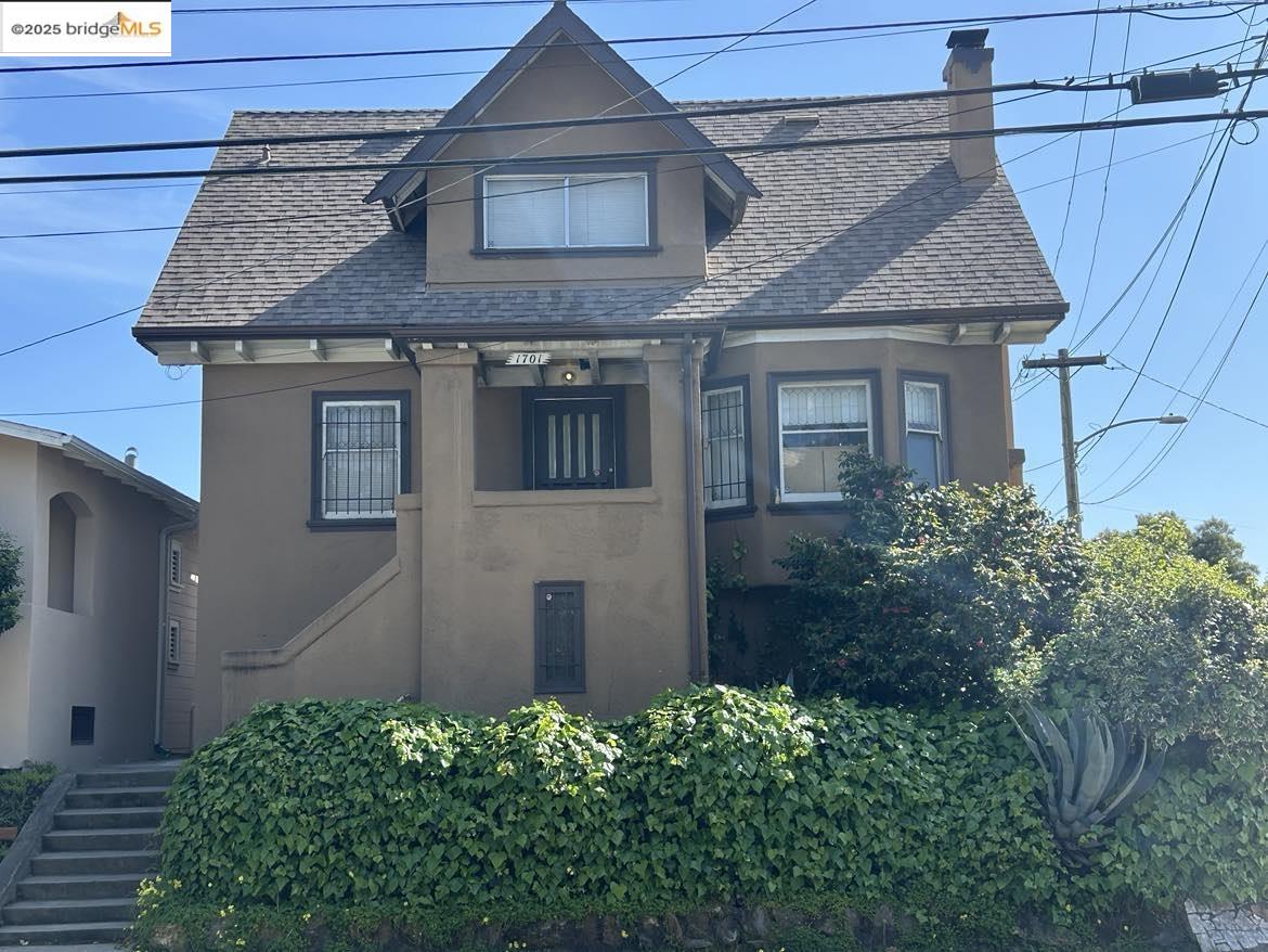 Detail Gallery Image 1 of 25 For 1701-1703 Macarthur Blvd, Oakland,  CA 94602 - – Beds | – Baths