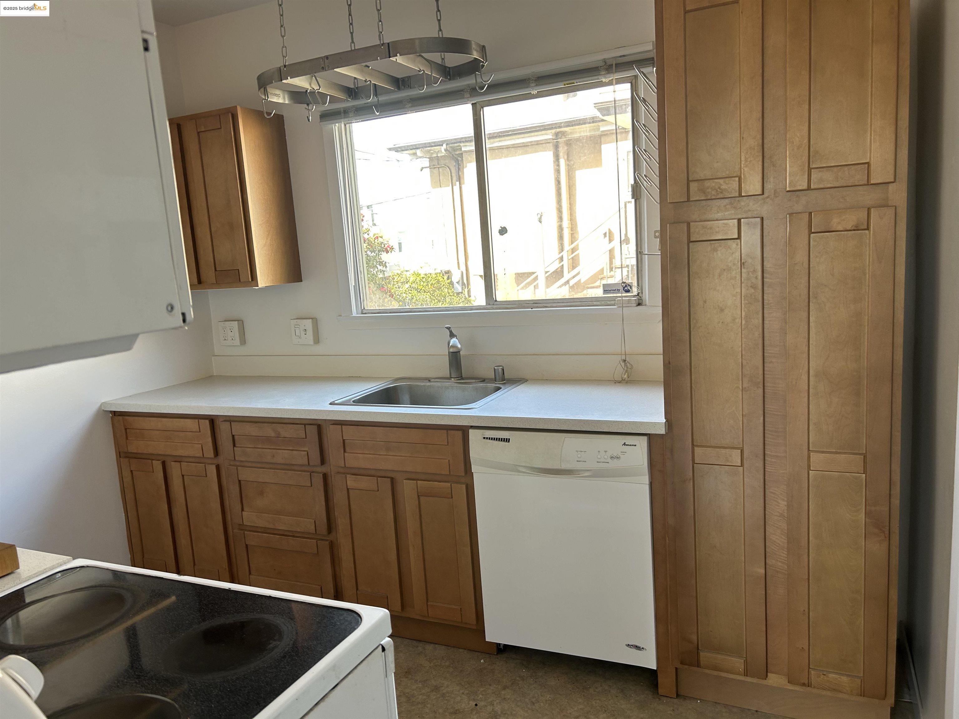 Detail Gallery Image 17 of 25 For 1701-1703 Macarthur Blvd, Oakland,  CA 94602 - – Beds | – Baths