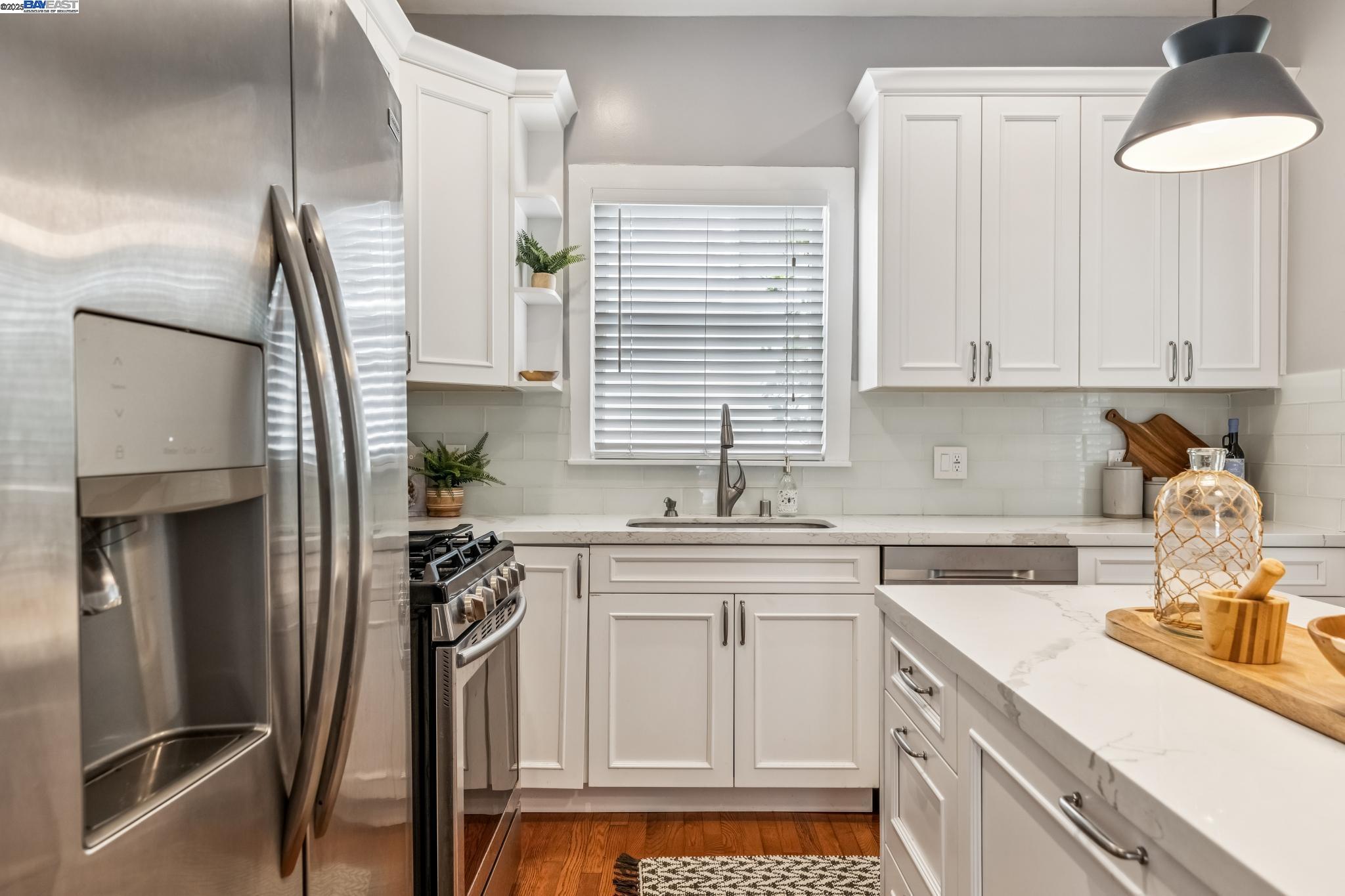 Detail Gallery Image 13 of 40 For 1438 6th St, Alameda,  CA 94501 - 3 Beds | 2 Baths