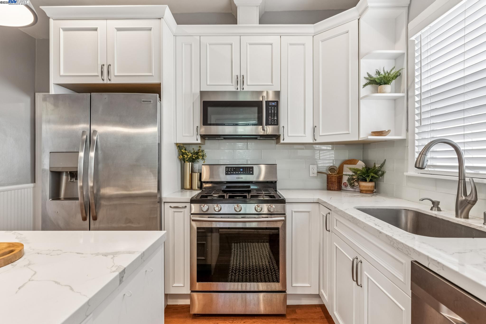 Detail Gallery Image 15 of 40 For 1438 6th St, Alameda,  CA 94501 - 3 Beds | 2 Baths