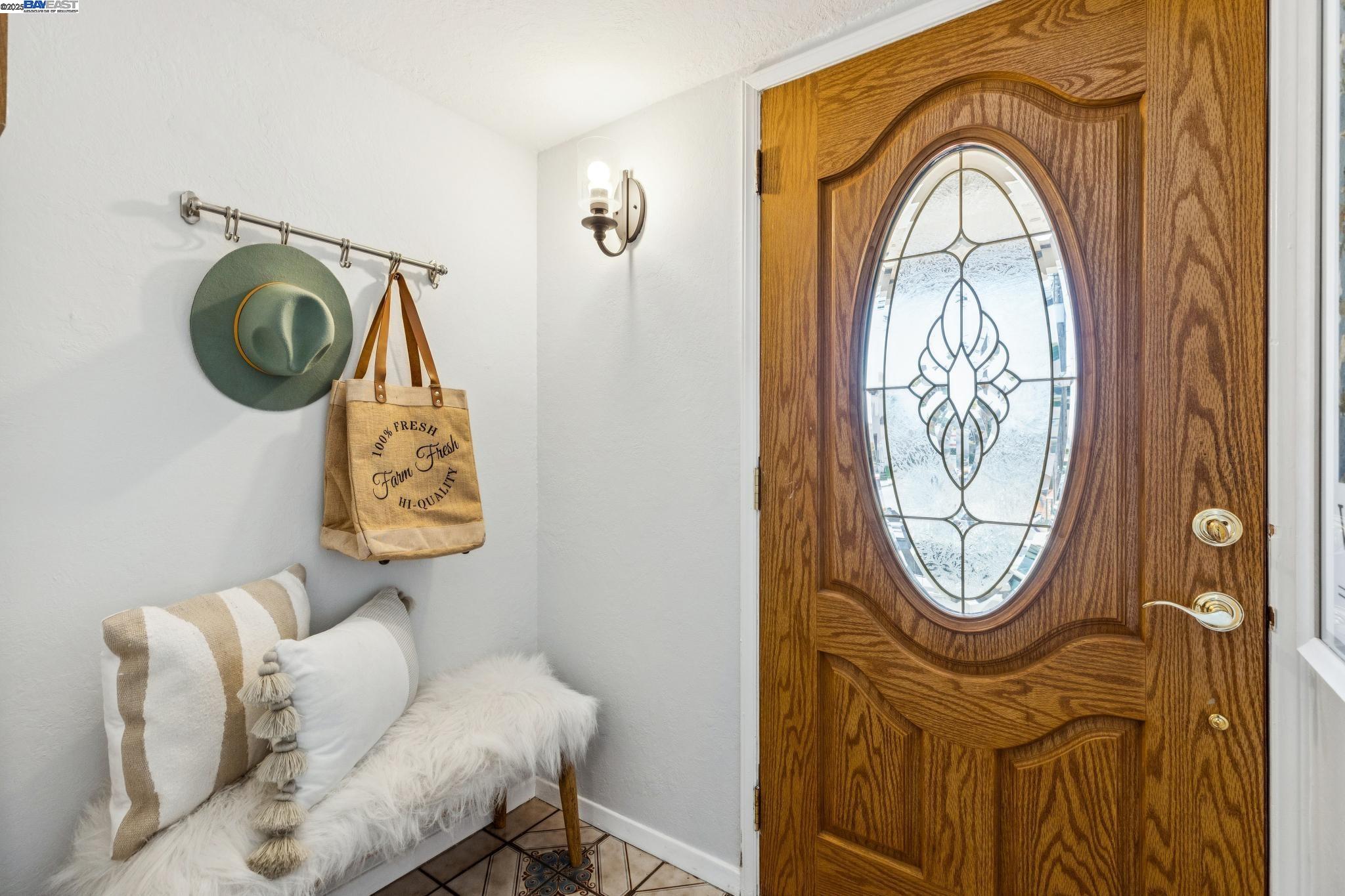 Detail Gallery Image 3 of 40 For 1438 6th St, Alameda,  CA 94501 - 3 Beds | 2 Baths