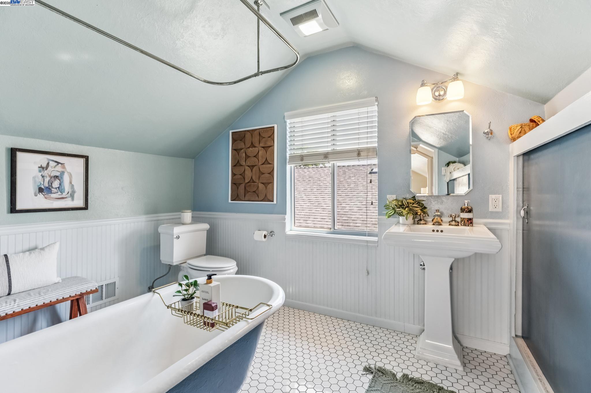 Detail Gallery Image 27 of 40 For 1438 6th St, Alameda,  CA 94501 - 3 Beds | 2 Baths