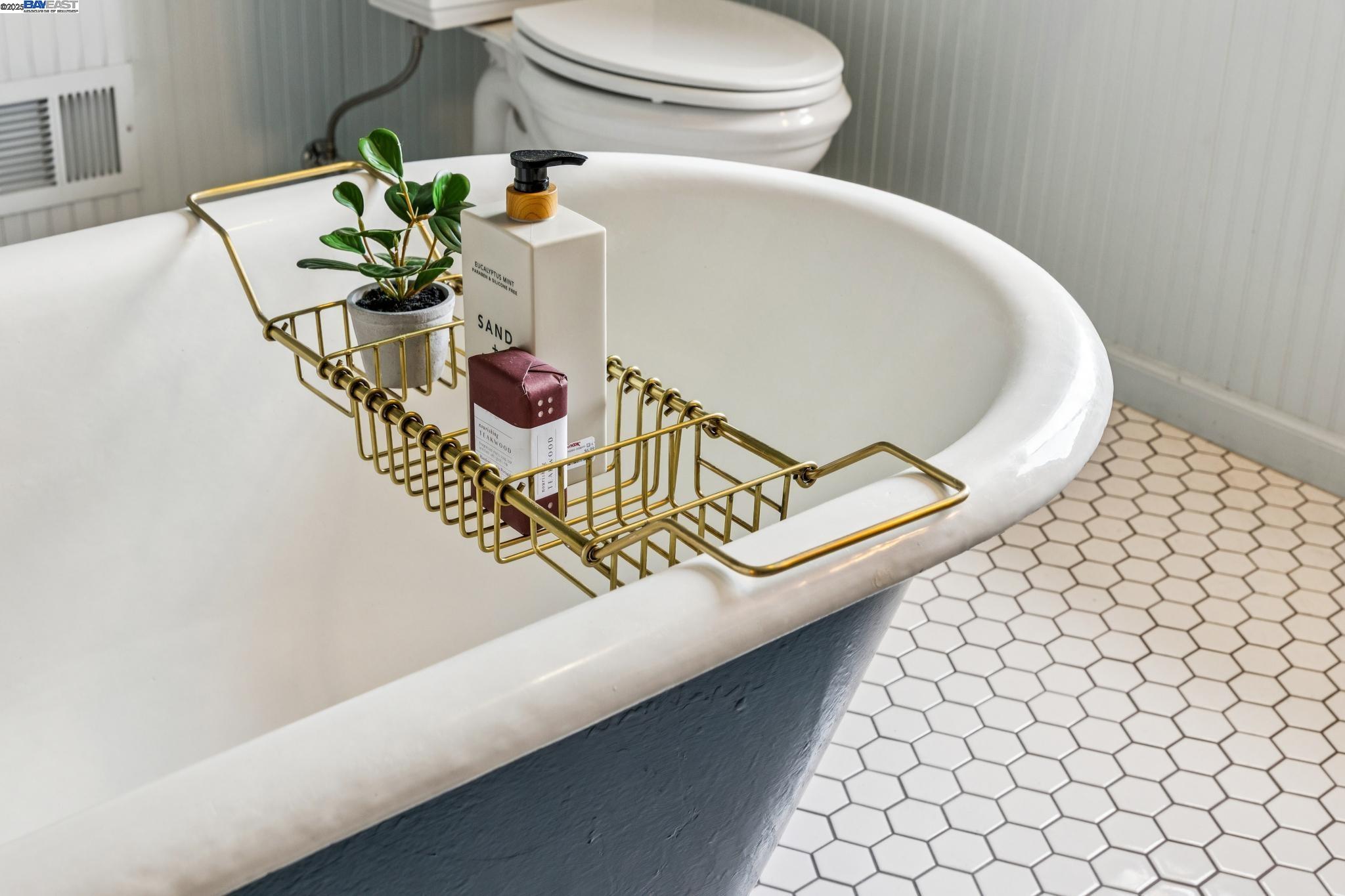 Detail Gallery Image 29 of 40 For 1438 6th St, Alameda,  CA 94501 - 3 Beds | 2 Baths