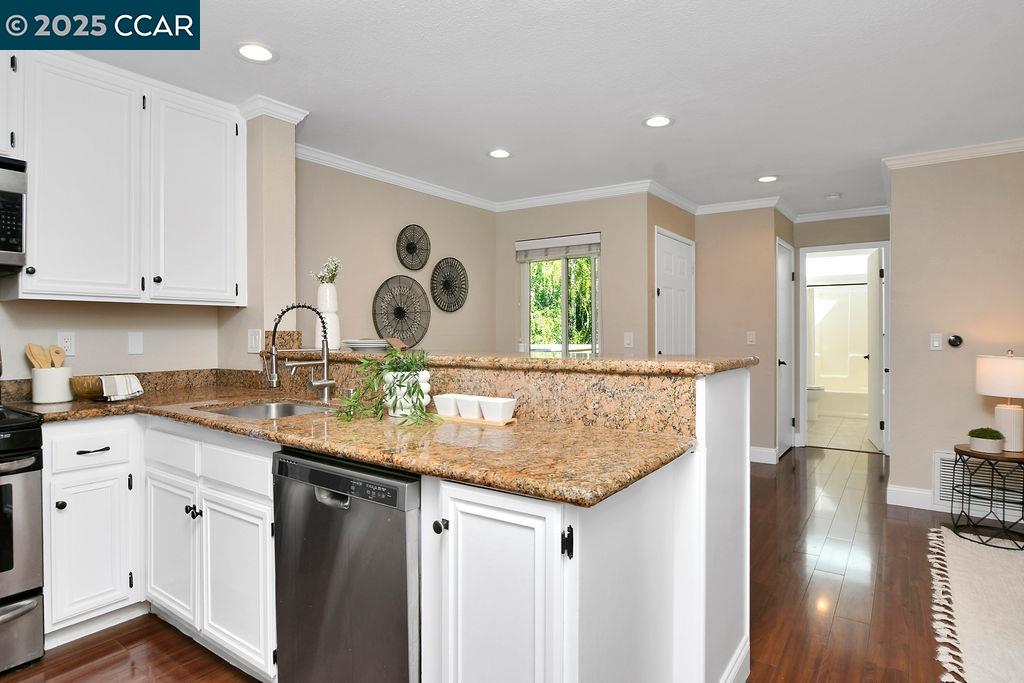 Photo #9: 41109669 Listing: Photo #9