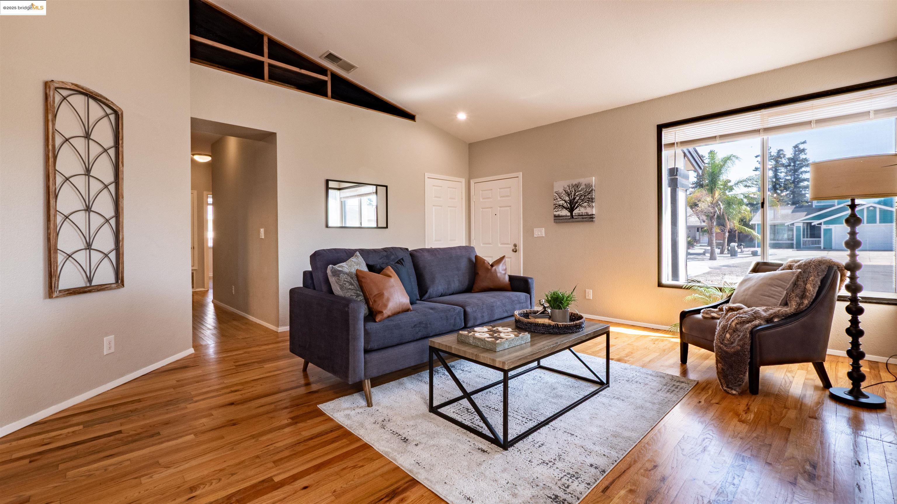 Detail Gallery Image 5 of 35 For 306 Deerpark Way, Oakley,  CA 94561 - 3 Beds | 2 Baths