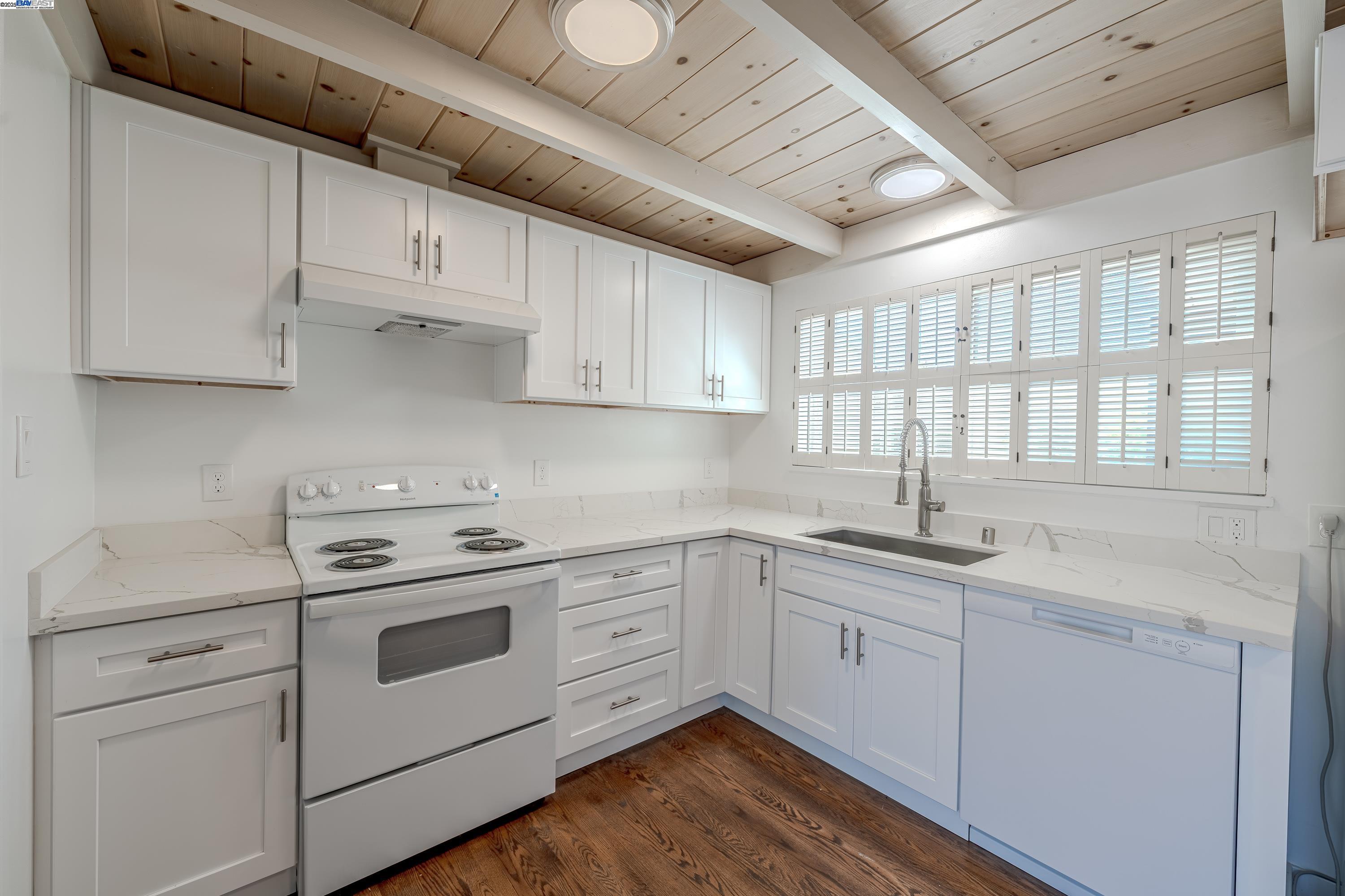 Detail Gallery Image 12 of 30 For 914 School St, San Leandro,  CA 94577 - 3 Beds | 1/1 Baths